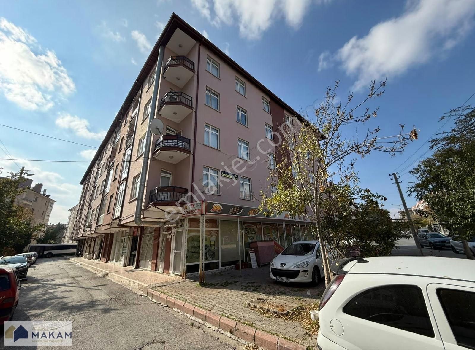 Yaka Caddesinde Yeni Bakım Yapılmış Satılık 2+1 Daire - Görsel 7