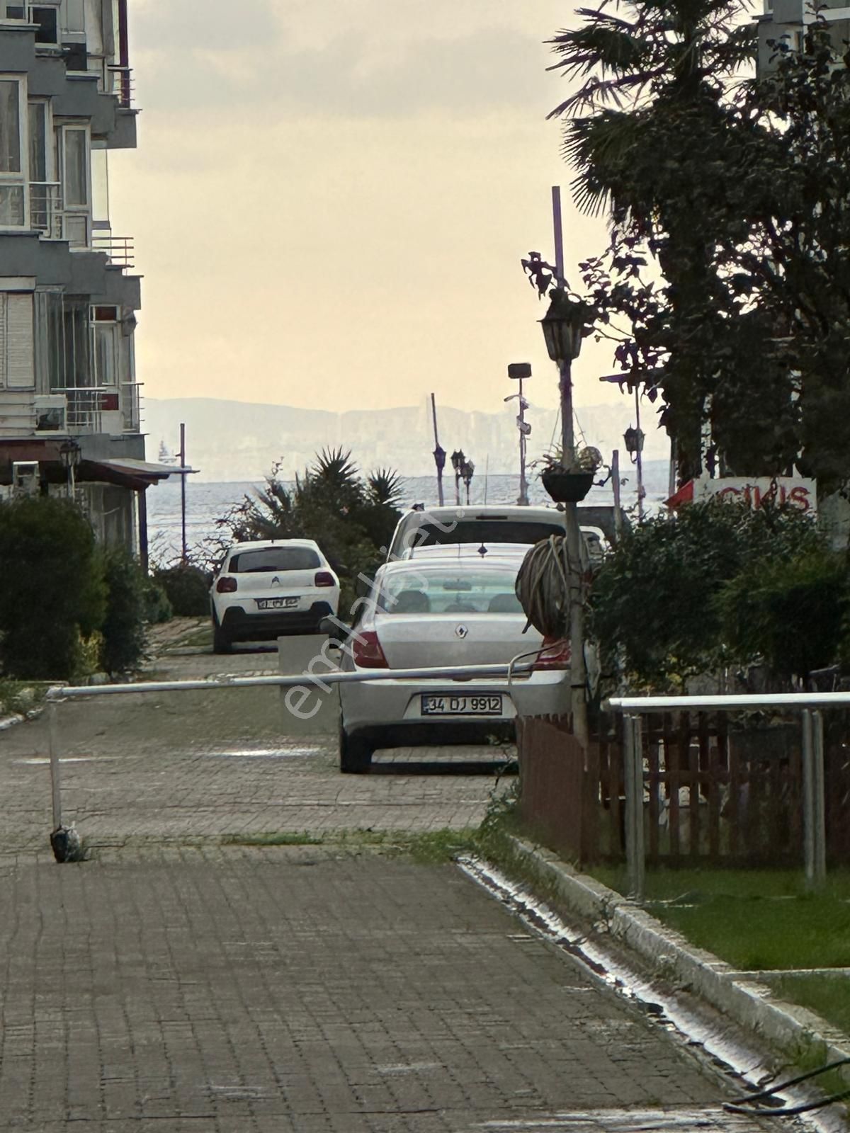 Ata Emlak'tan Denize Sıfır Sitede 2+1 Satılık Daire - Görsel 2