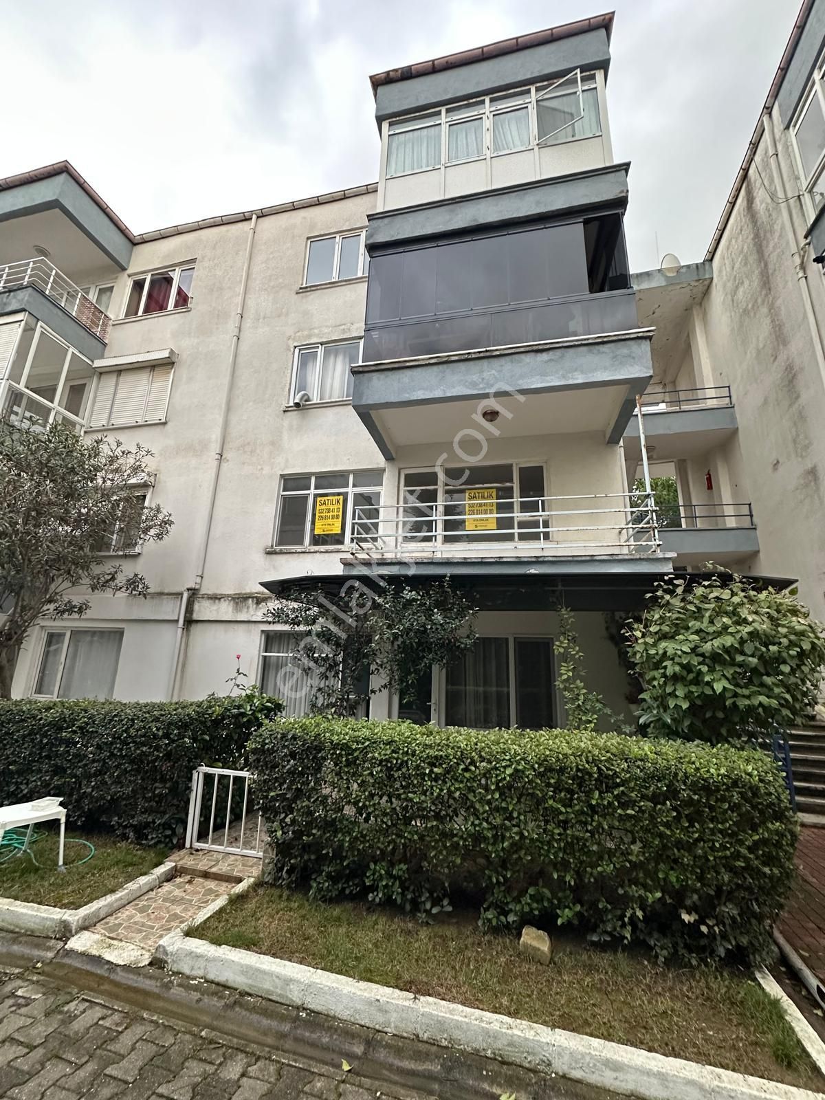 Ata Emlak'tan Denize Sıfır Sitede 2+1 Satılık Daire