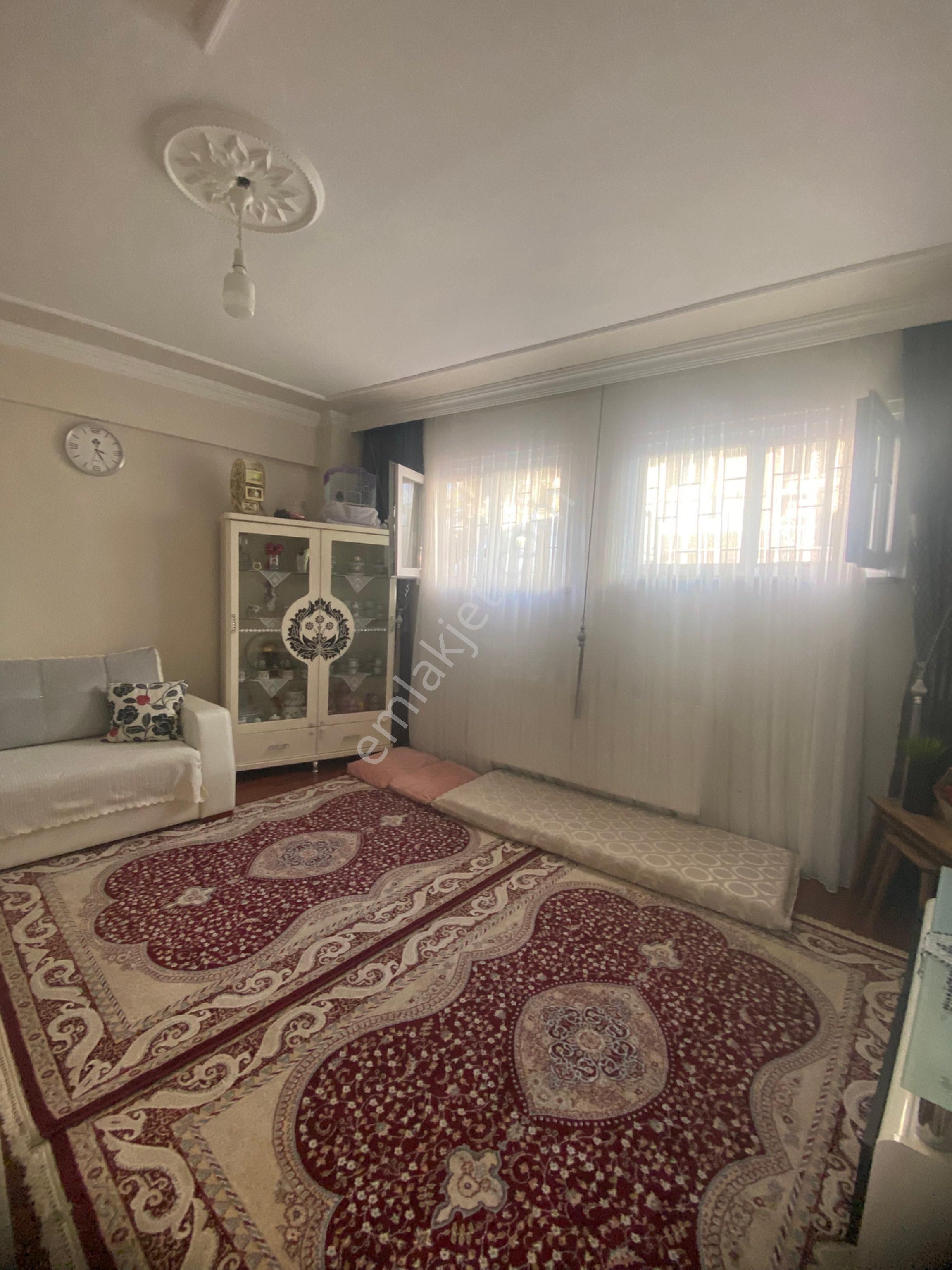 Sevgi Emlak’tan Satılık Yarı Bodrum 2+1 85 M Kullanışlı