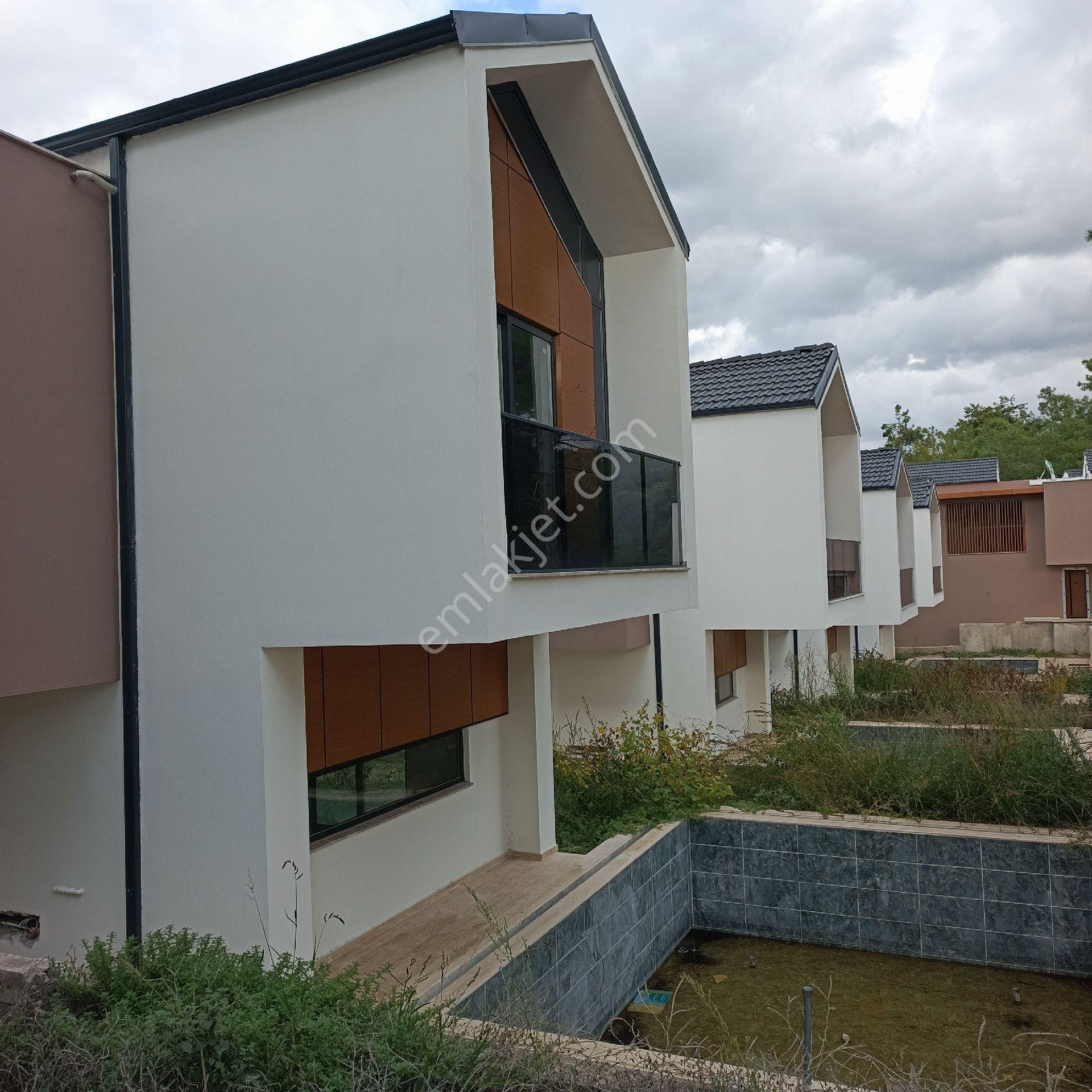 Satılık Müstakil Lüks Villa, Özel Havuzlu , Butik Site İçinde - Görsel 15