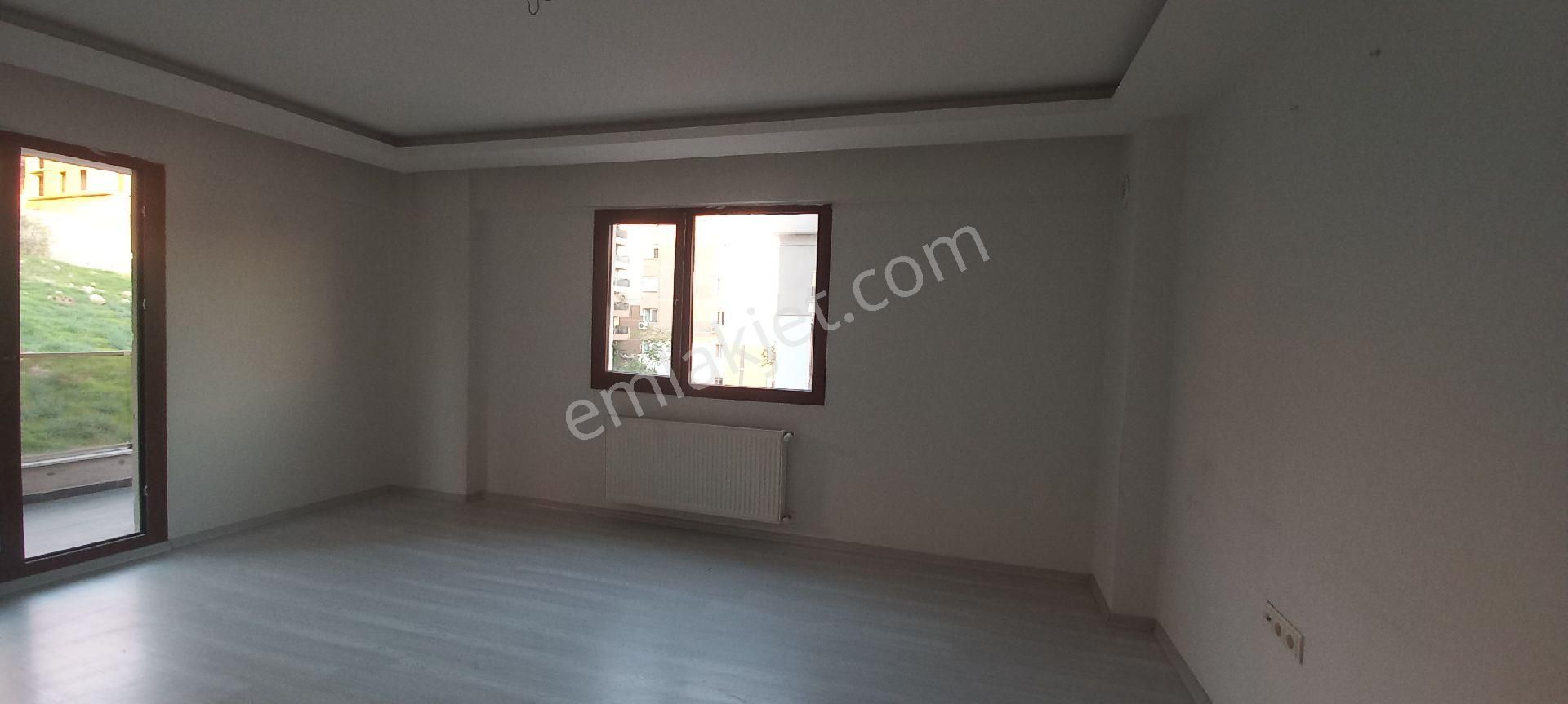 Çiğli Esentepe Mah 7 Yıllık Ebeveyin Banyolu Çift Balkonlu Daire - Görsel 11