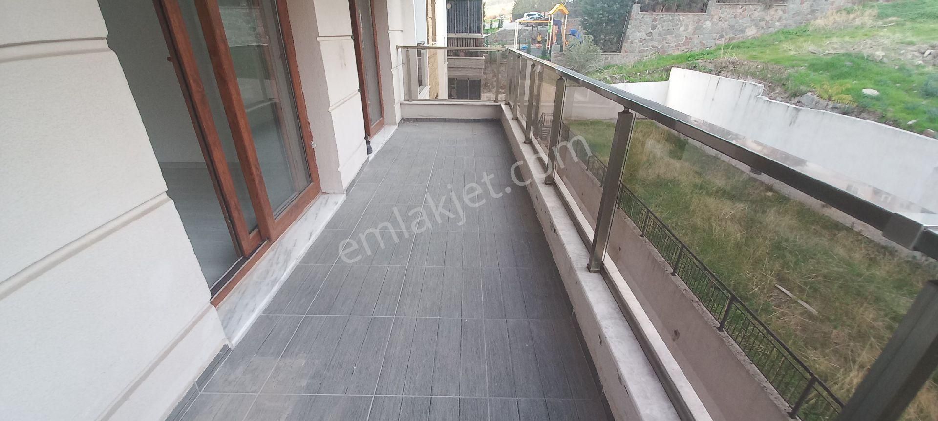 Çiğli Esentepe Mah 7 Yıllık Ebeveyin Banyolu Çift Balkonlu Daire - Görsel 23