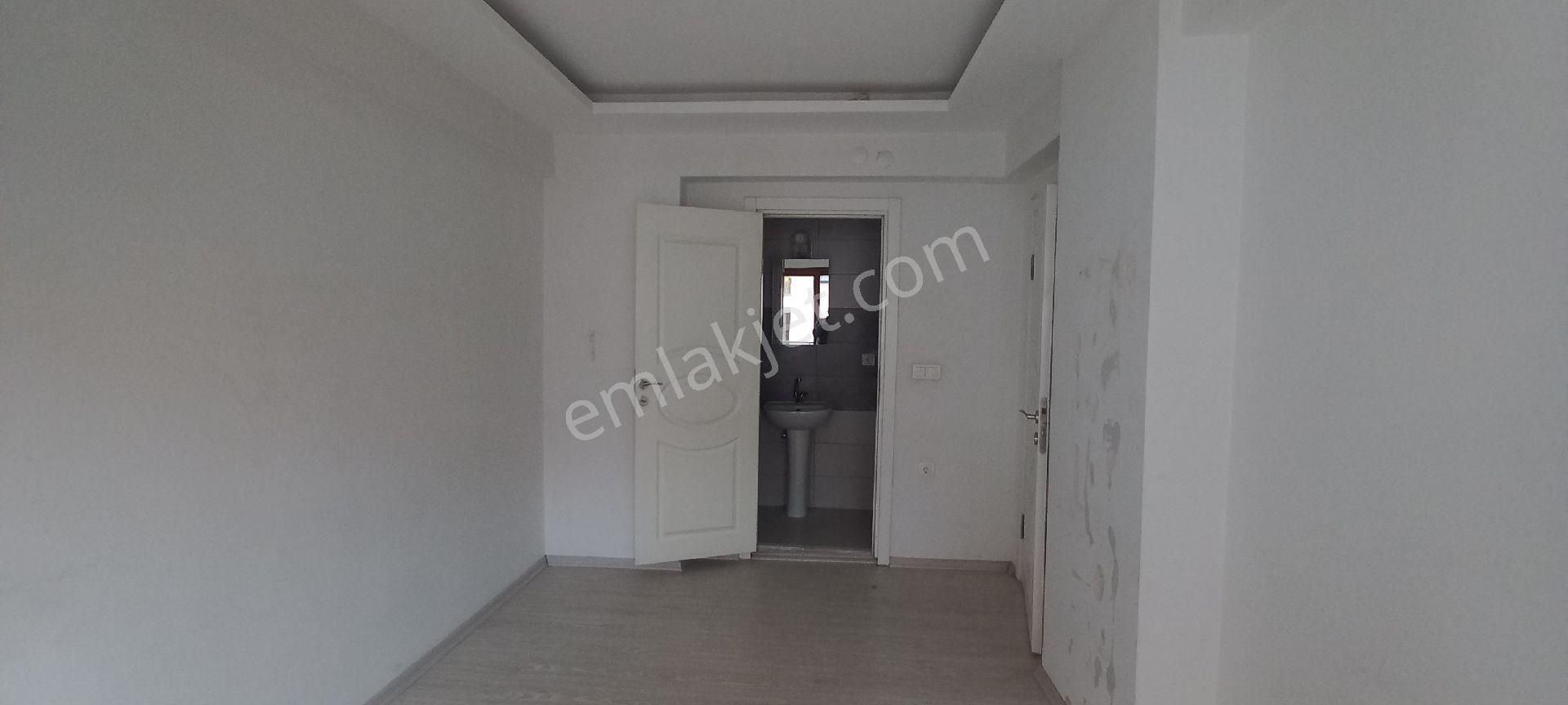 Çiğli Esentepe Mah 7 Yıllık Ebeveyin Banyolu Çift Balkonlu Daire - Görsel 14