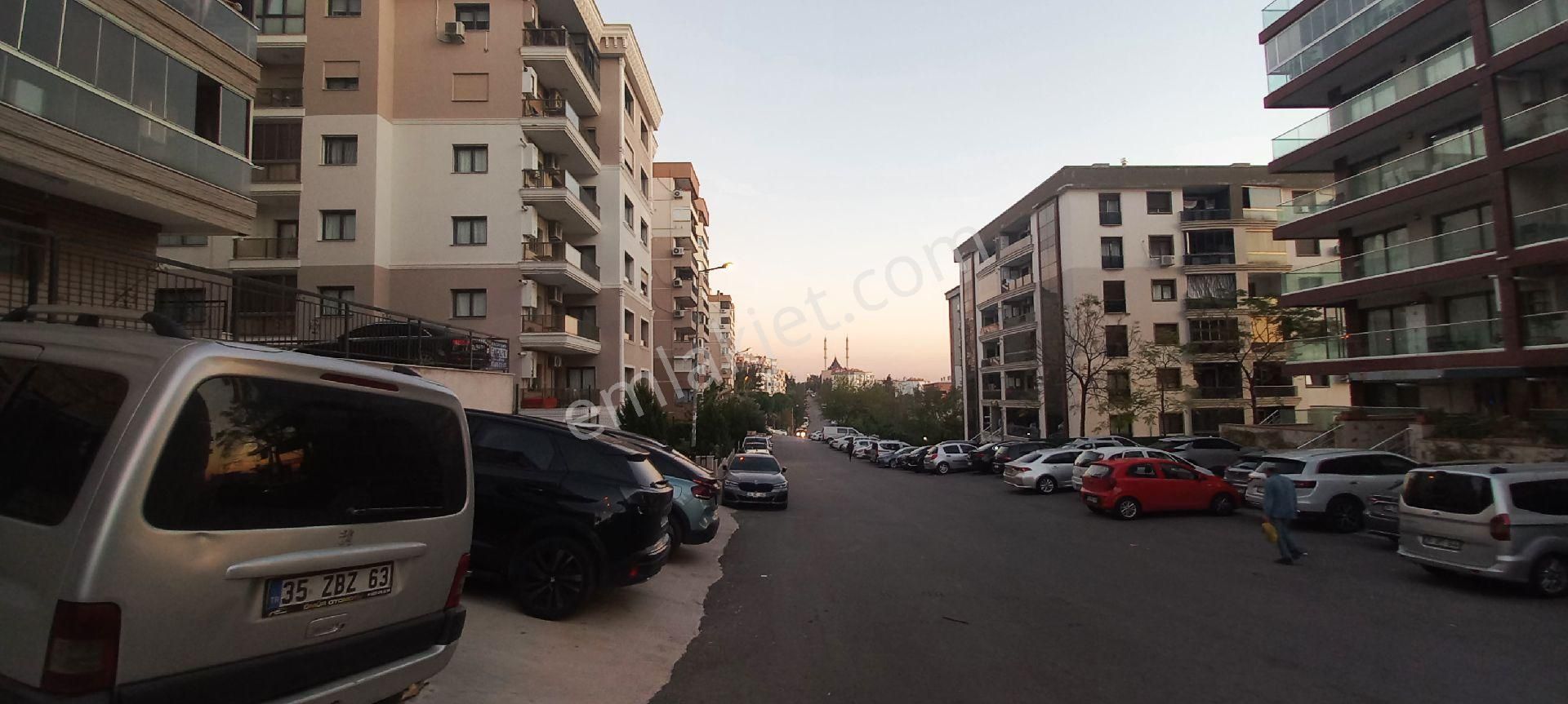 Çiğli Esentepe Mah 7 Yıllık Ebeveyin Banyolu Çift Balkonlu Daire - Görsel 3