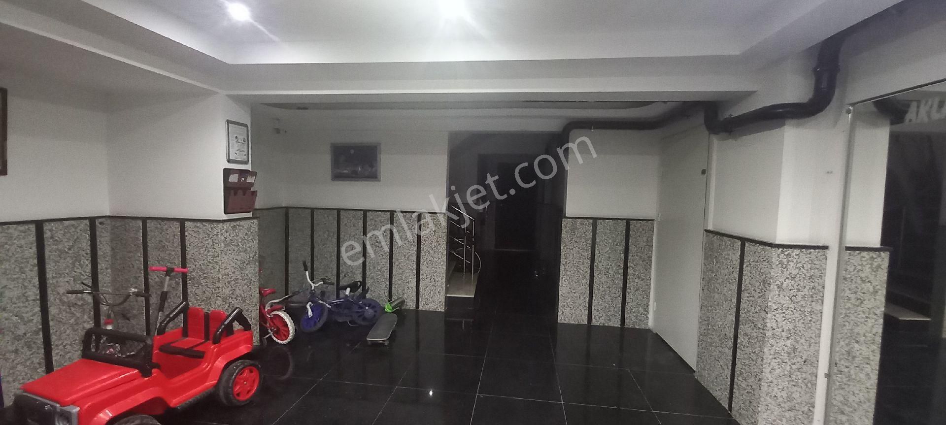 Çiğli Esentepe Mah 7 Yıllık Ebeveyin Banyolu Çift Balkonlu Daire - Görsel 4