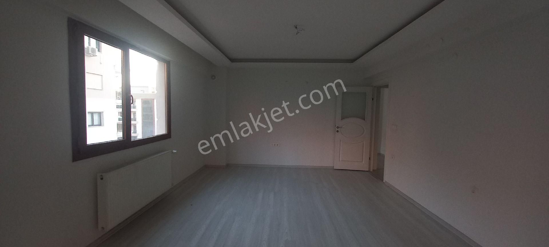 Çiğli Esentepe Mah 7 Yıllık Ebeveyin Banyolu Çift Balkonlu Daire - Görsel 8