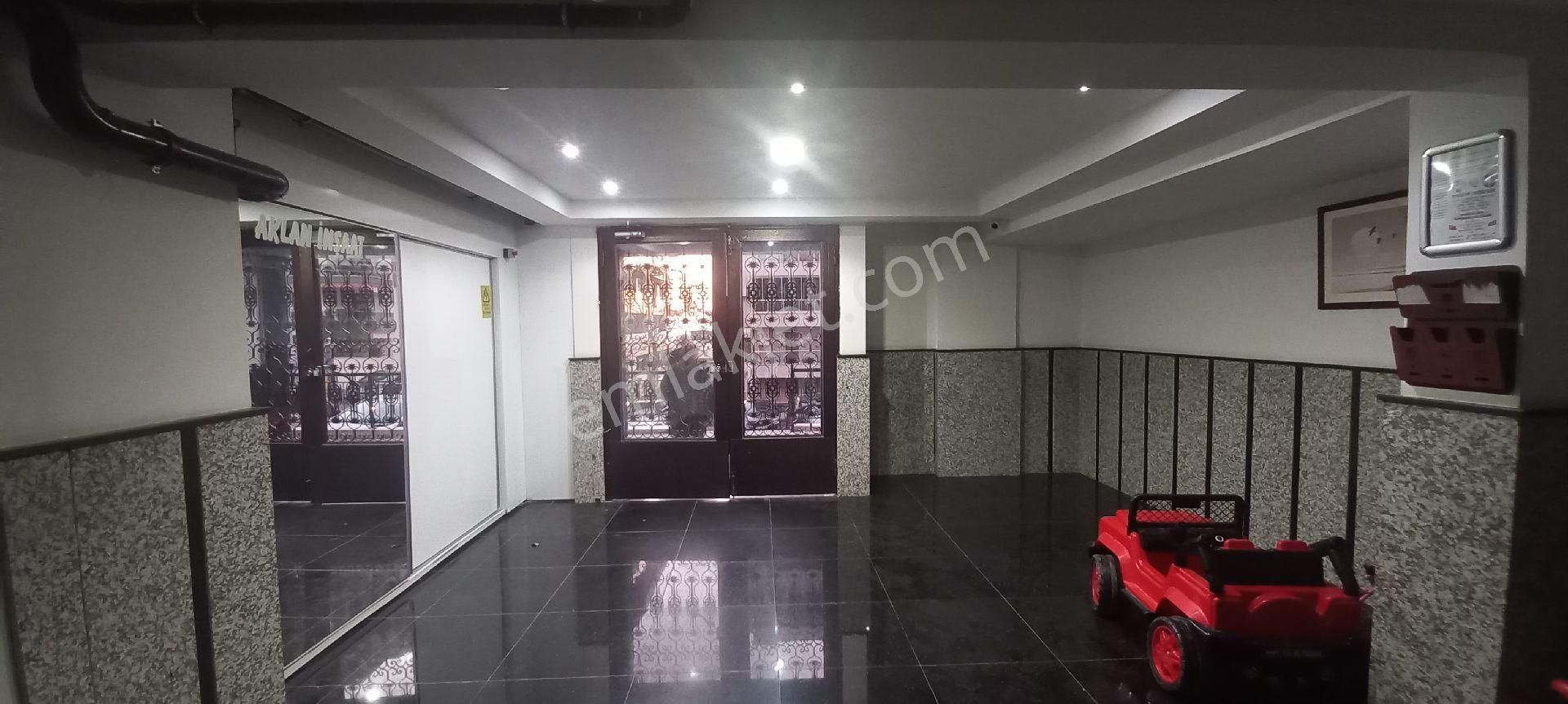 Çiğli Esentepe Mah 7 Yıllık Ebeveyin Banyolu Çift Balkonlu Daire - Görsel 5