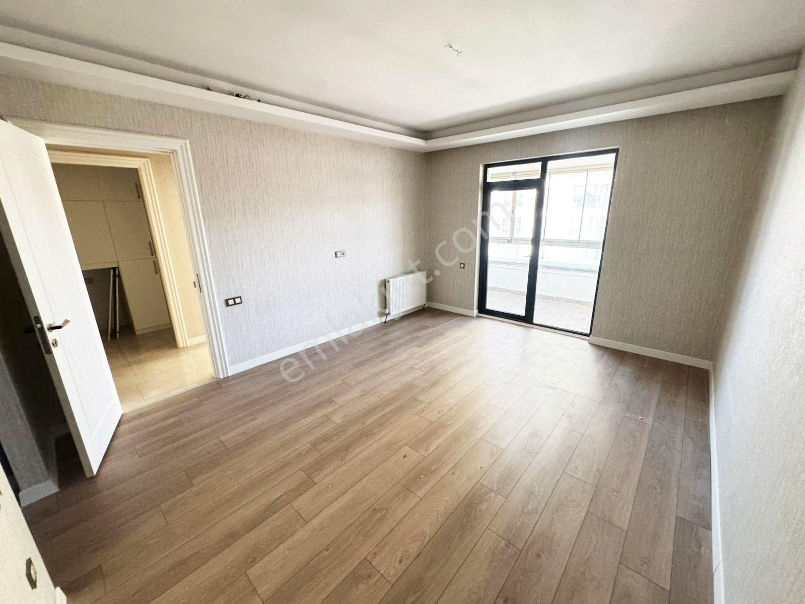 Ovacık'ta Bulvar Cephesile Ayrıcalıklı Modern Dizayn 3.5+1 - Görsel 16