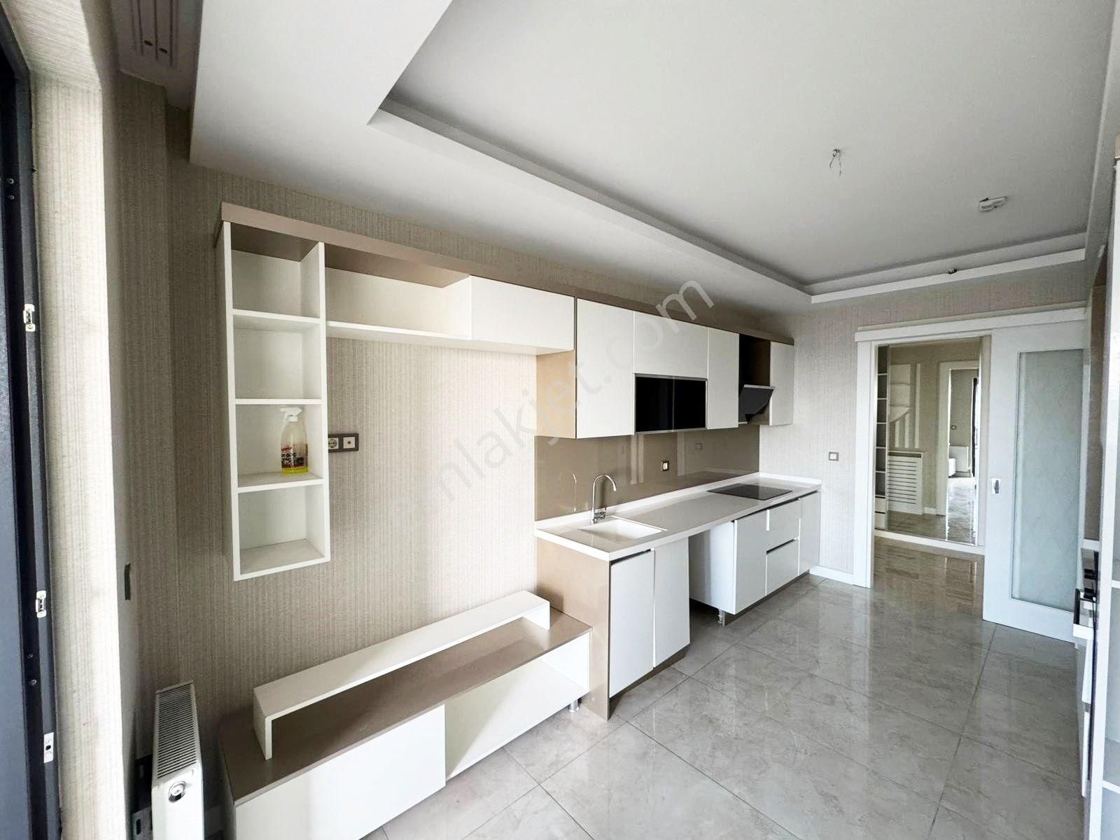 Ovacık'ta Bulvar Cephesile Ayrıcalıklı Modern Dizayn 3.5+1