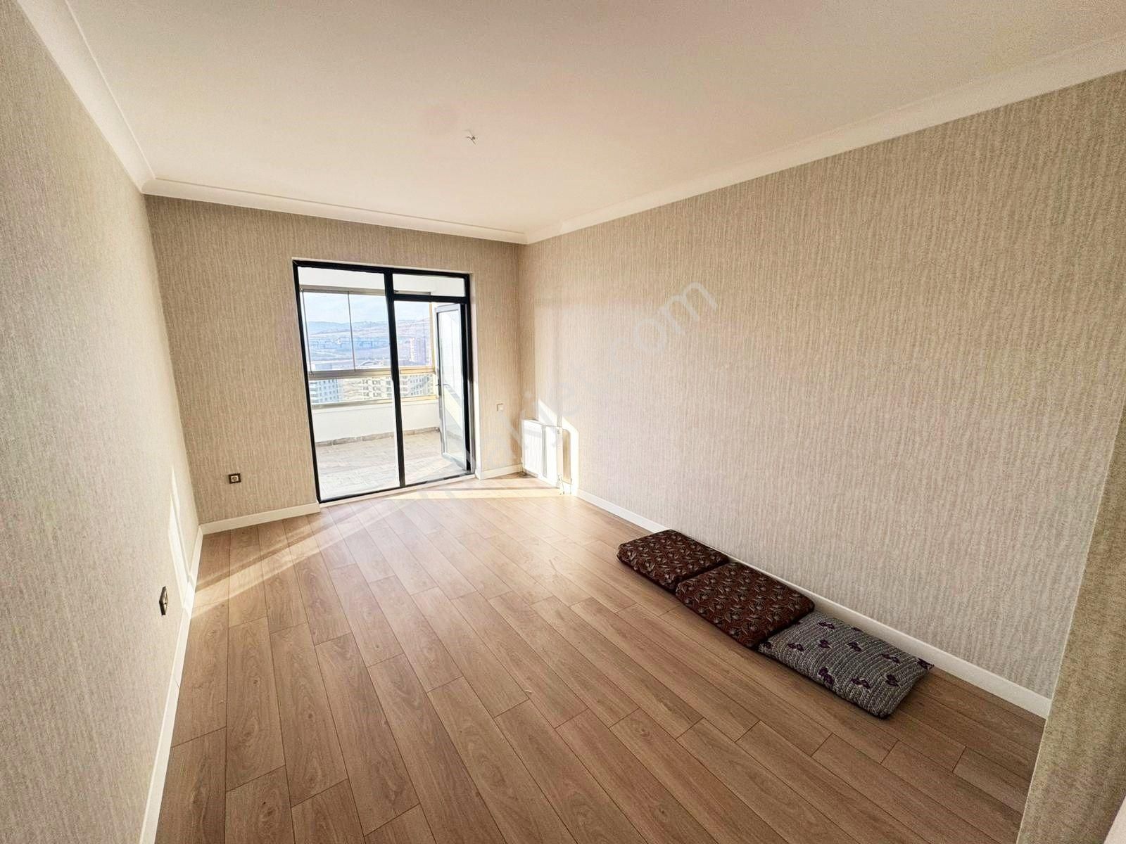 Ovacık'ta Bulvar Cephesile Ayrıcalıklı Modern Dizayn 3.5+1 - Görsel 14