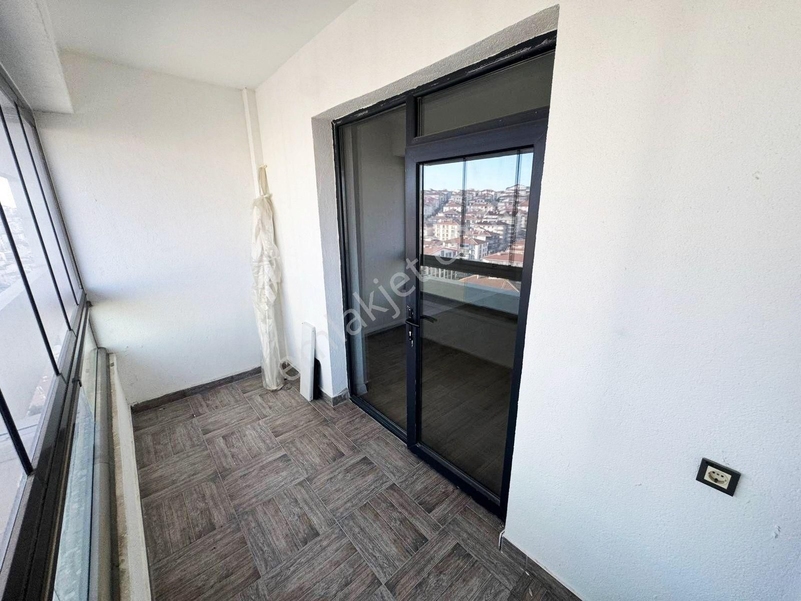 Ovacık'ta Bulvar Cephesile Ayrıcalıklı Modern Dizayn 3.5+1 - Görsel 7