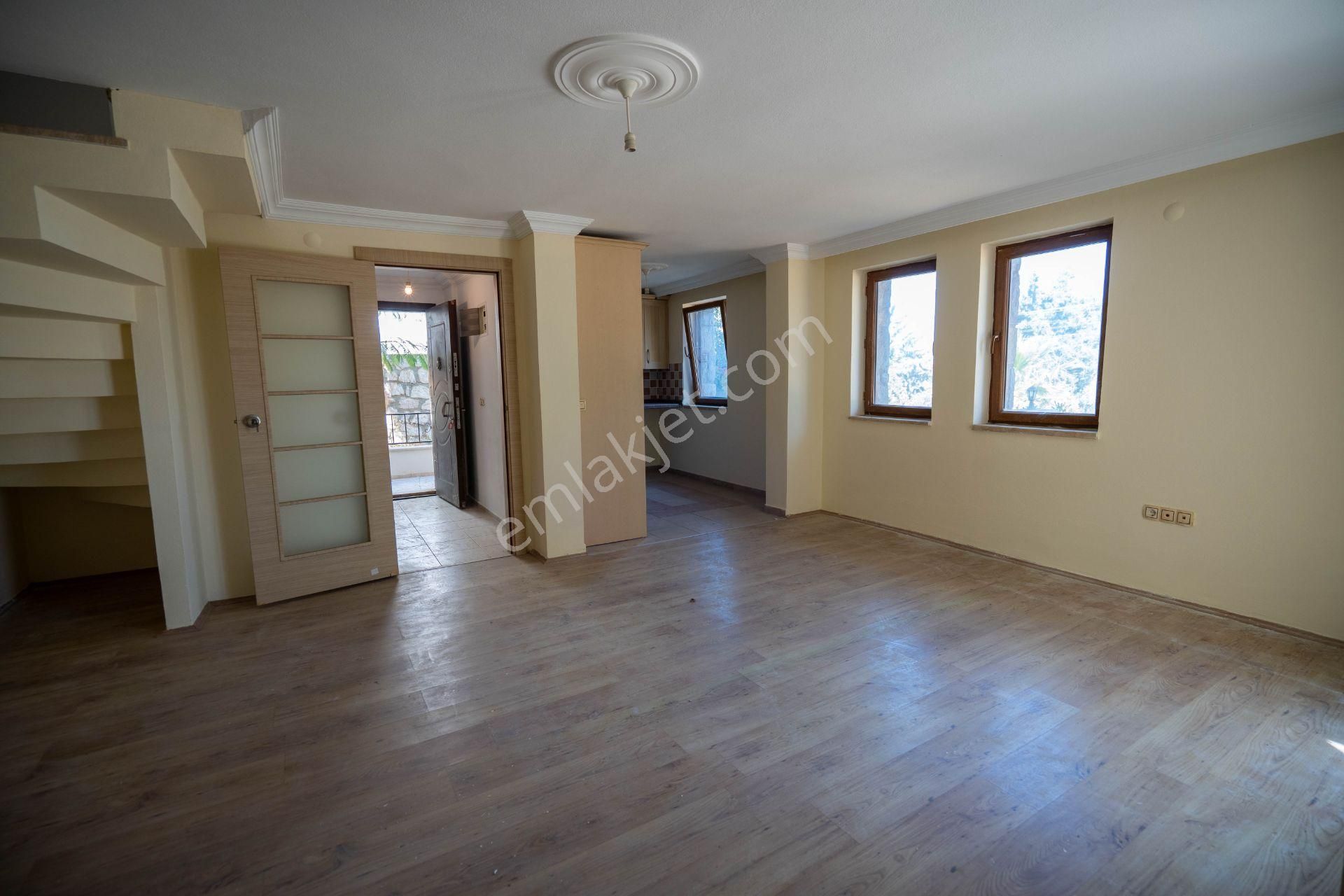 Datça Merkezde Satılık Deniz Gören Müstakil 3+1tripleks 180m2 Villa - Görsel 9