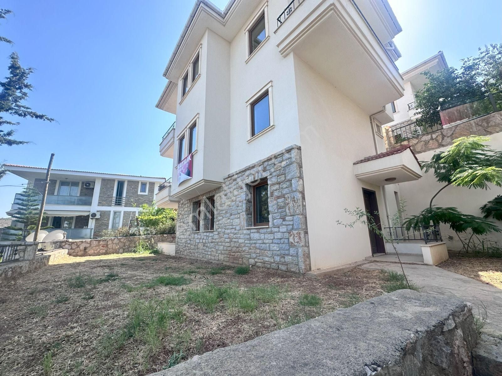 Datça Merkezde Satılık Deniz Gören Müstakil 3+1tripleks 180m2 Villa - Görsel 2