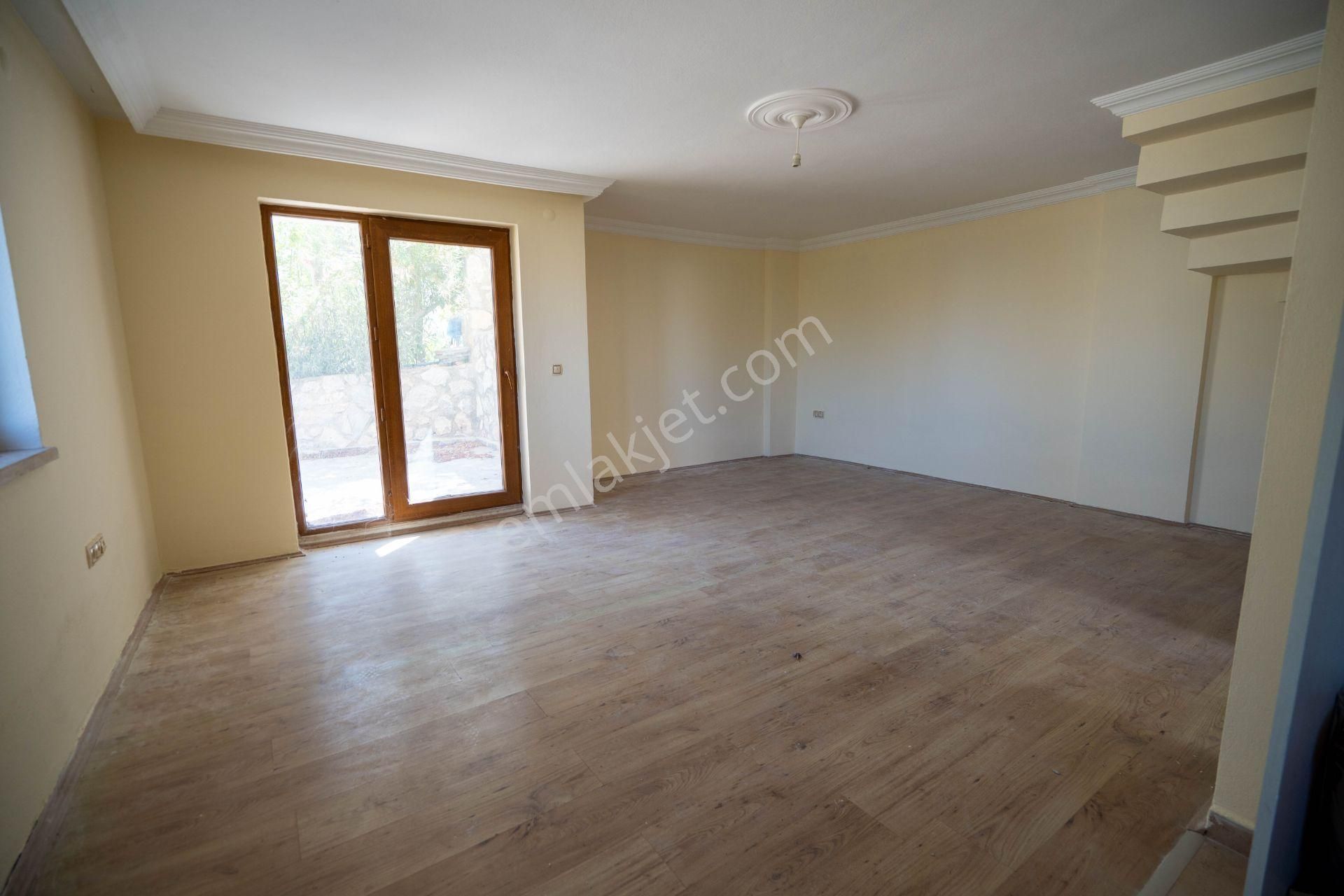 Datça Merkezde Satılık Deniz Gören Müstakil 3+1tripleks 180m2 Villa - Görsel 8