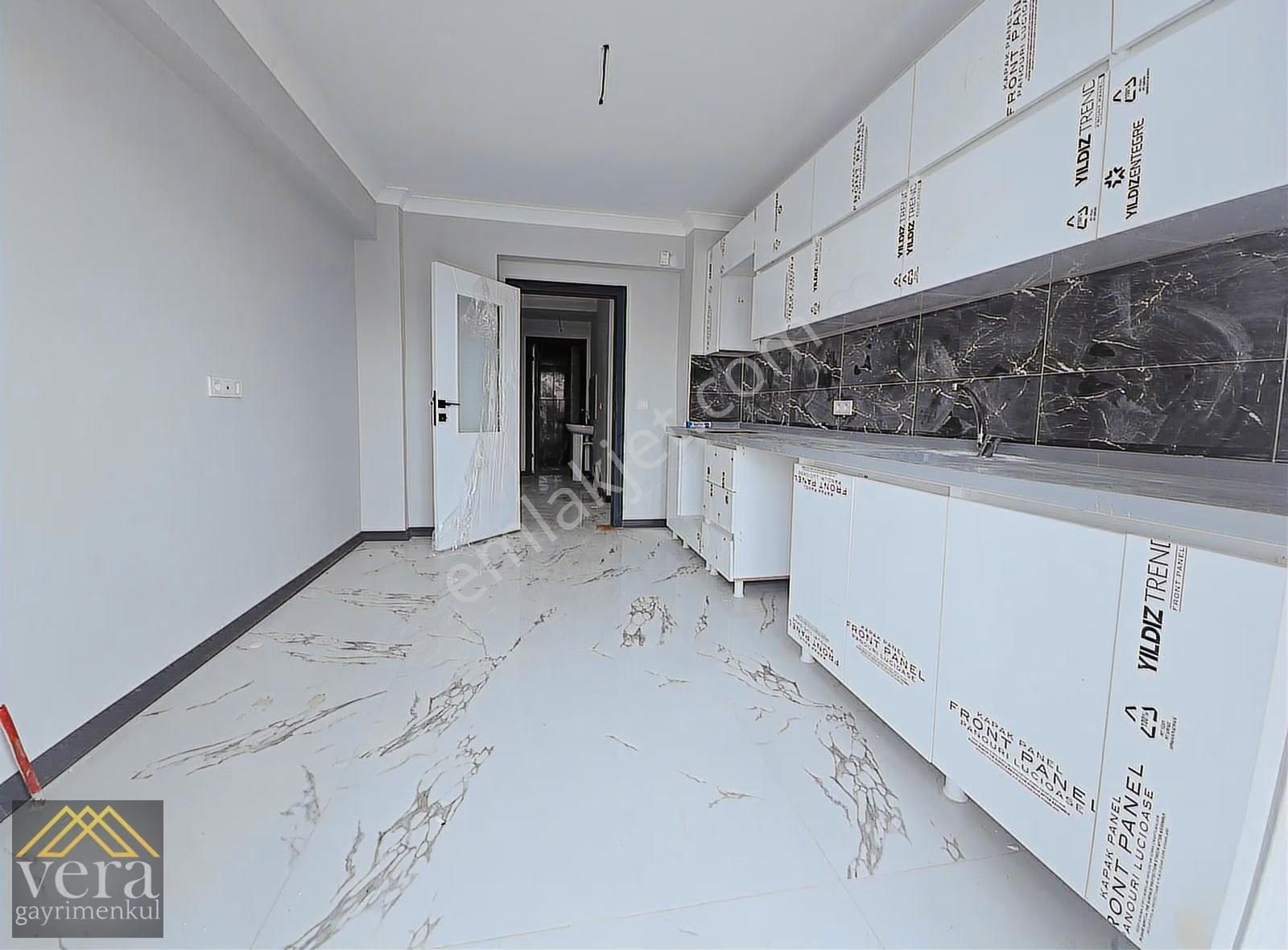 Karapürçek'de Ara Kat Ön Cephe Sıfır Kiralık 3+1 Daire