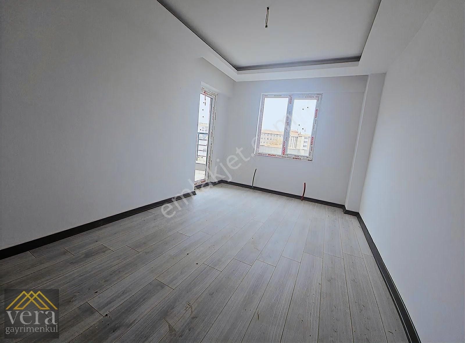 Karapürçek'de Ara Kat Ön Cephe Sıfır Kiralık 3+1 Daire - Görsel 6