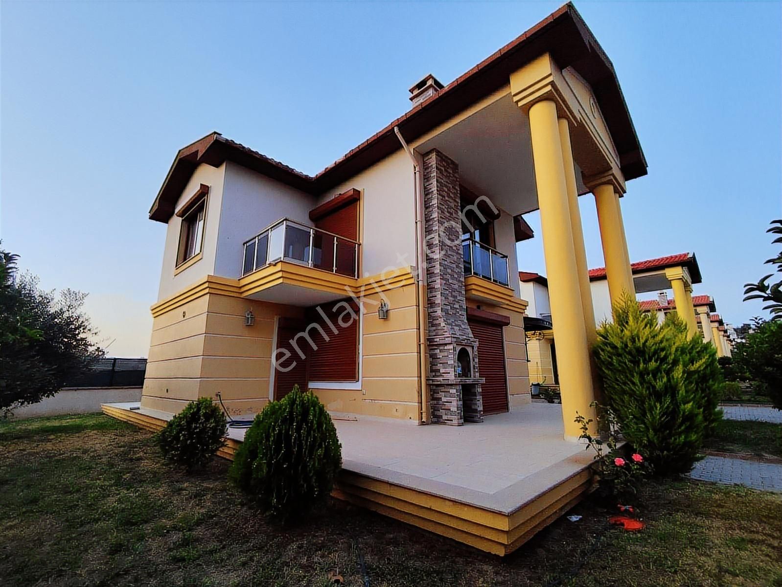 Kuşadası Karaova'da Satılık3 Artı Bir Havuzlu Geniş Bahçeli Vila - Görsel 22