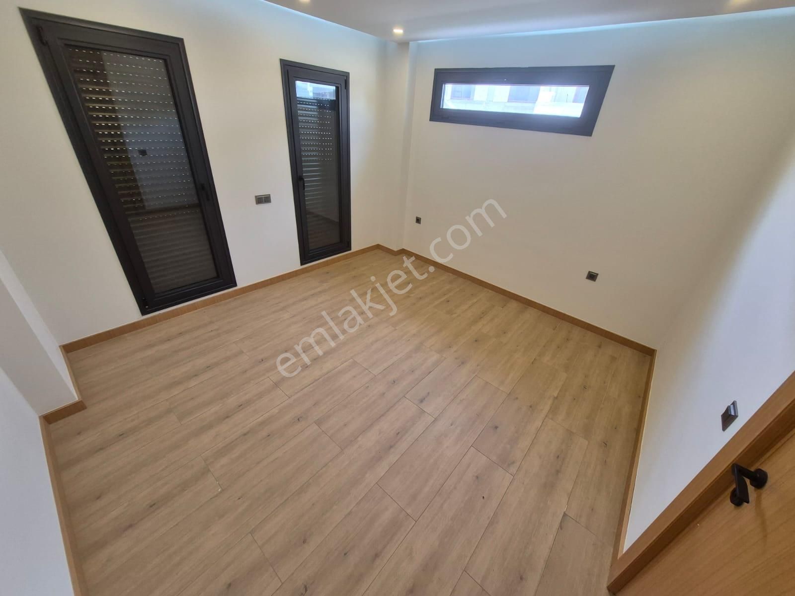 Poyraz Gayrimenkul'den Güre'de Satılık Ultra Lüks Tek Müstakil Villa - Görsel 42