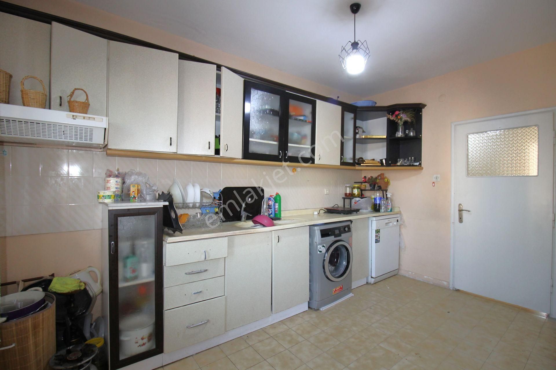 Retro’dan Vipol Civarı Site İçi Dokunuşlarınızla Tarz Yaratacağınız Geniş 3+1 - Görsel 5