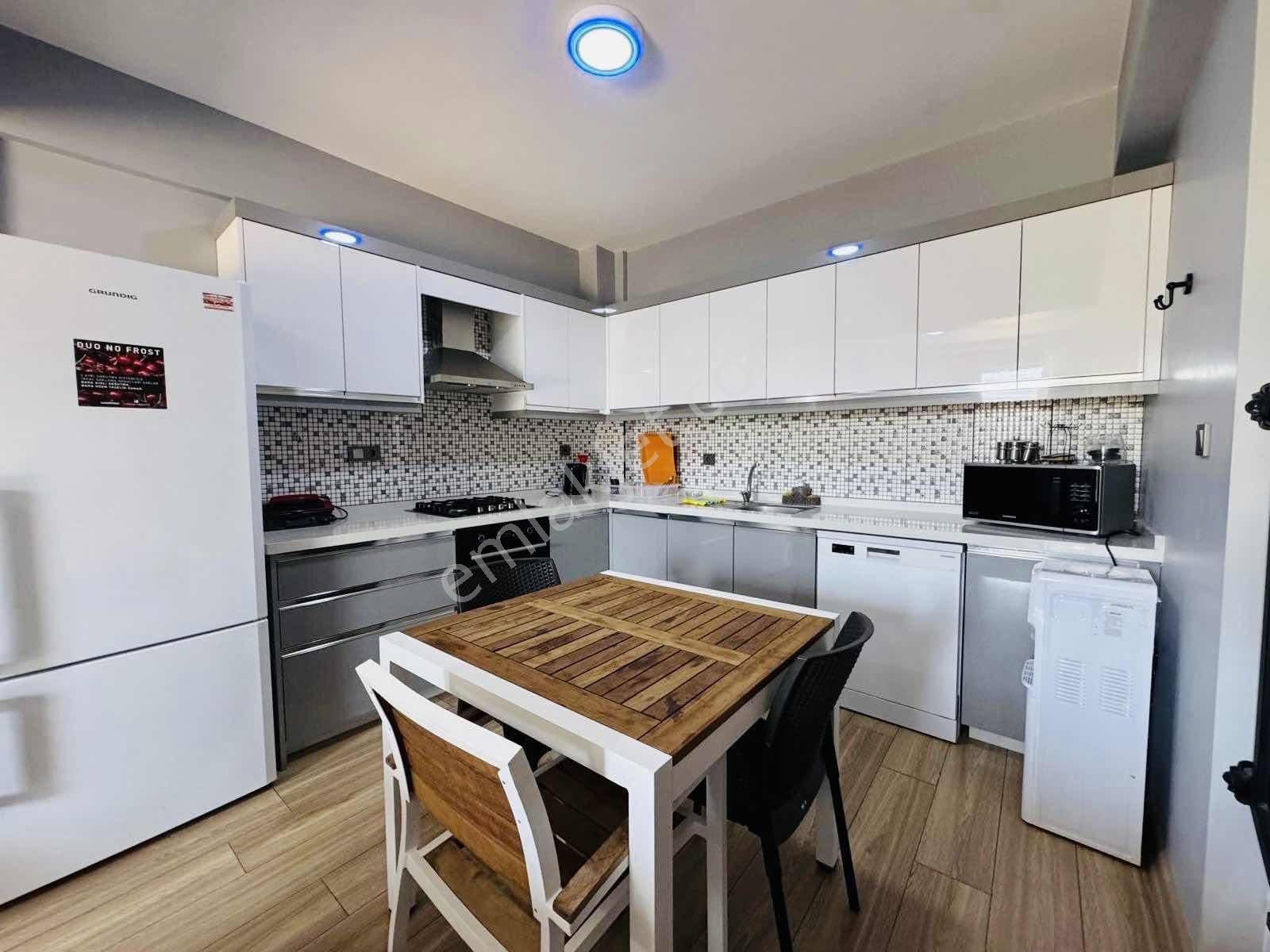 Kuşadası Davutlarda Butik Sitede Eşyalı Satılık 2+1 Villa - Görsel 4