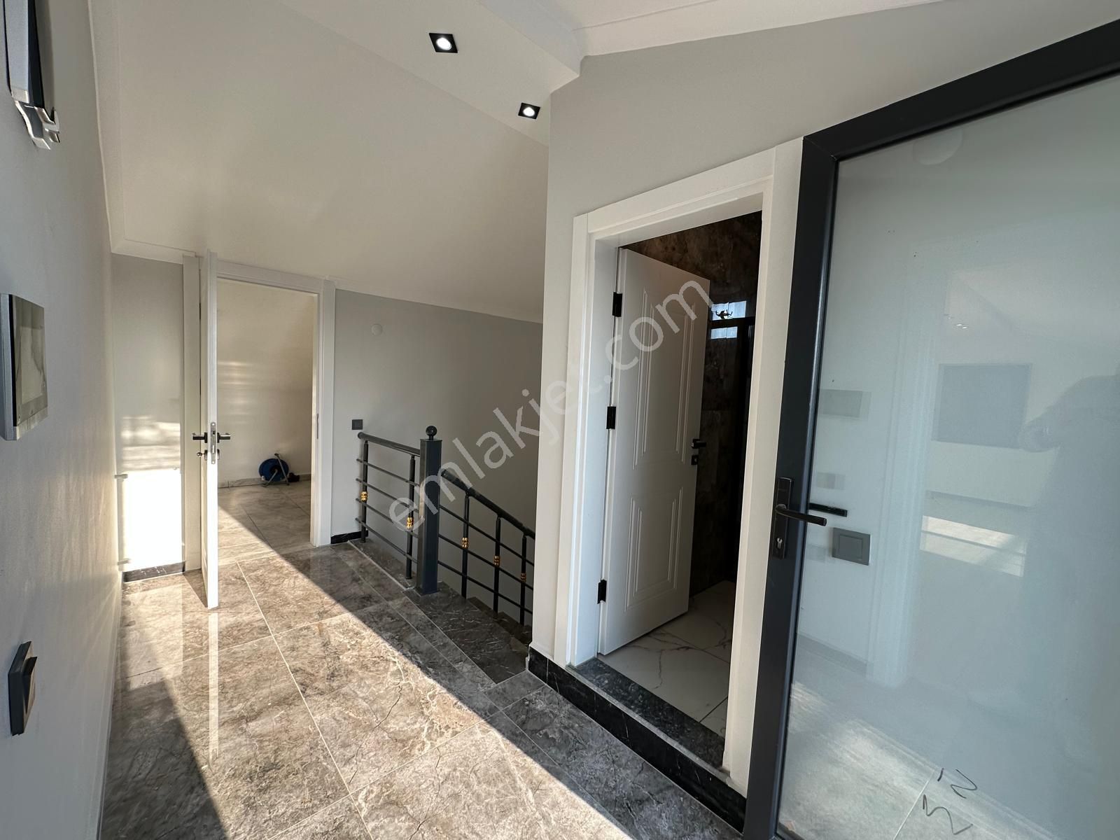 Didim Merkezde Tam Müstakil Havuzlu Villa - Görsel 20