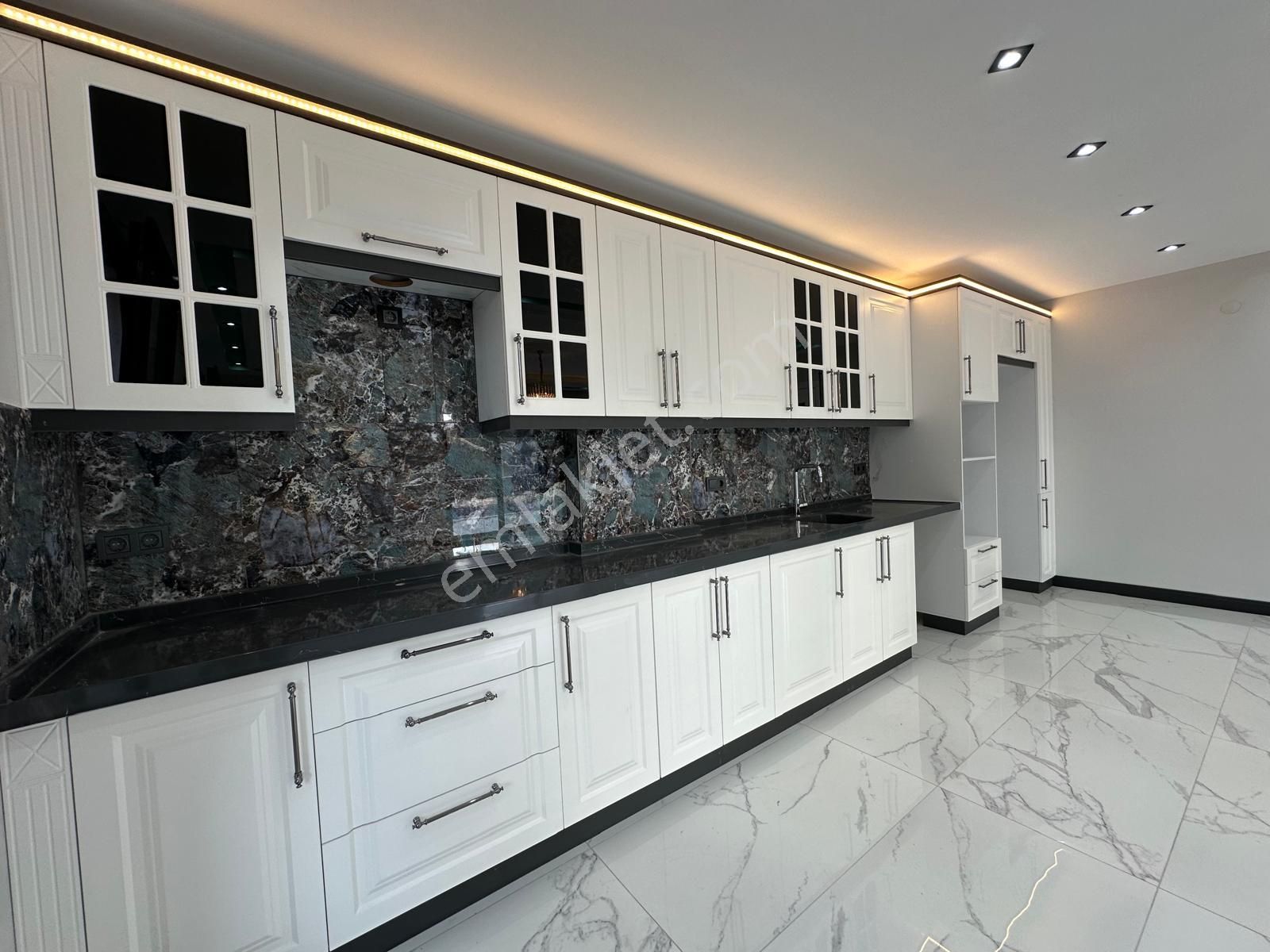 Didim Merkezde Tam Müstakil Havuzlu Villa - Görsel 4