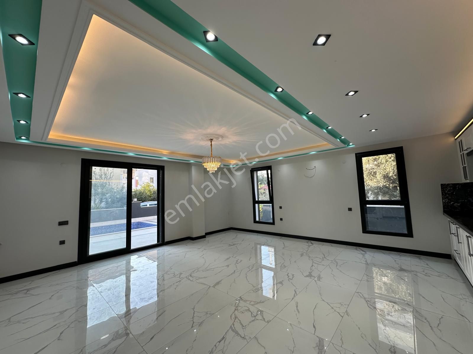 Didim Merkezde Tam Müstakil Havuzlu Villa - Görsel 7