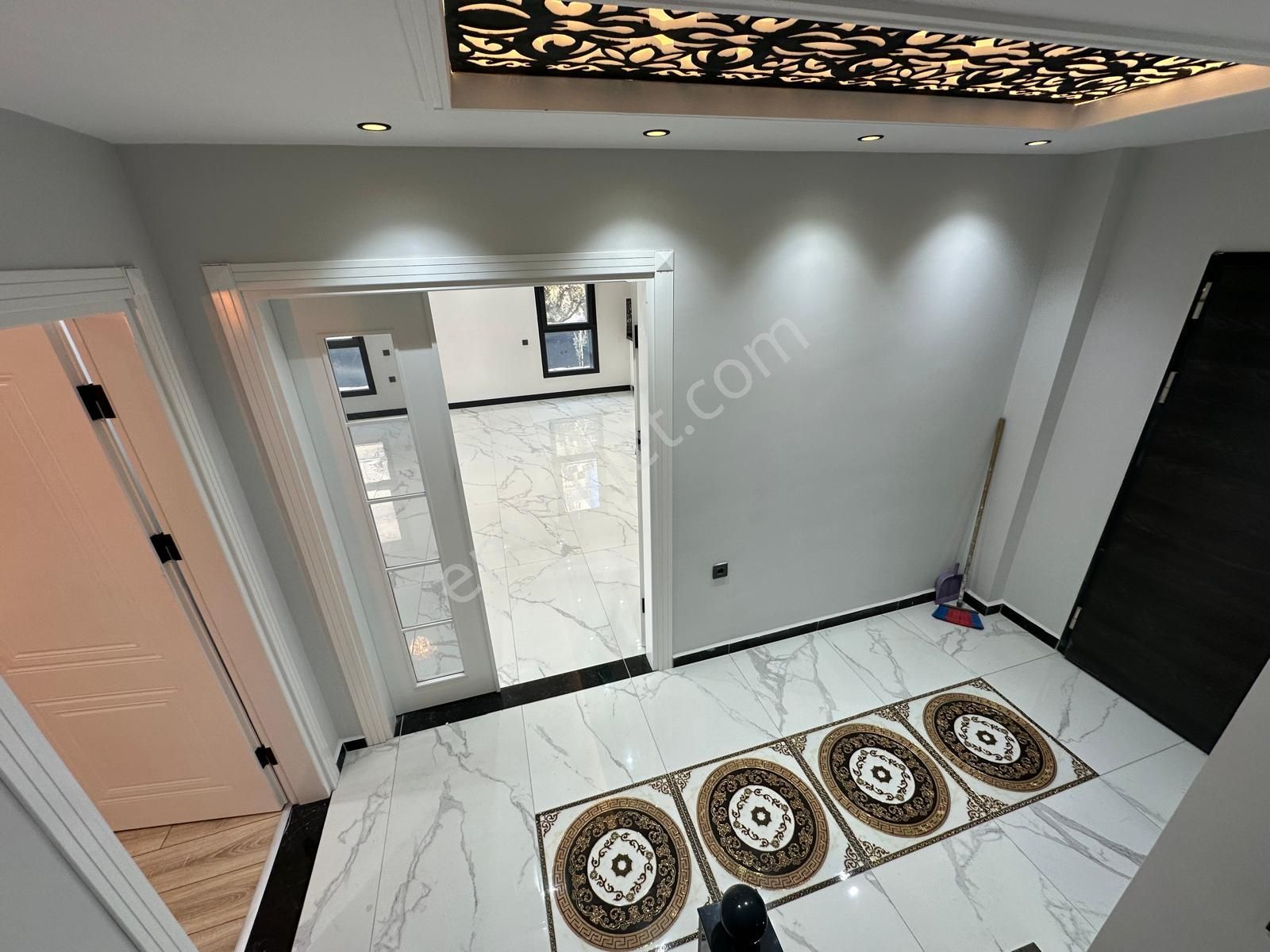 Didim Merkezde Tam Müstakil Havuzlu Villa - Görsel 2