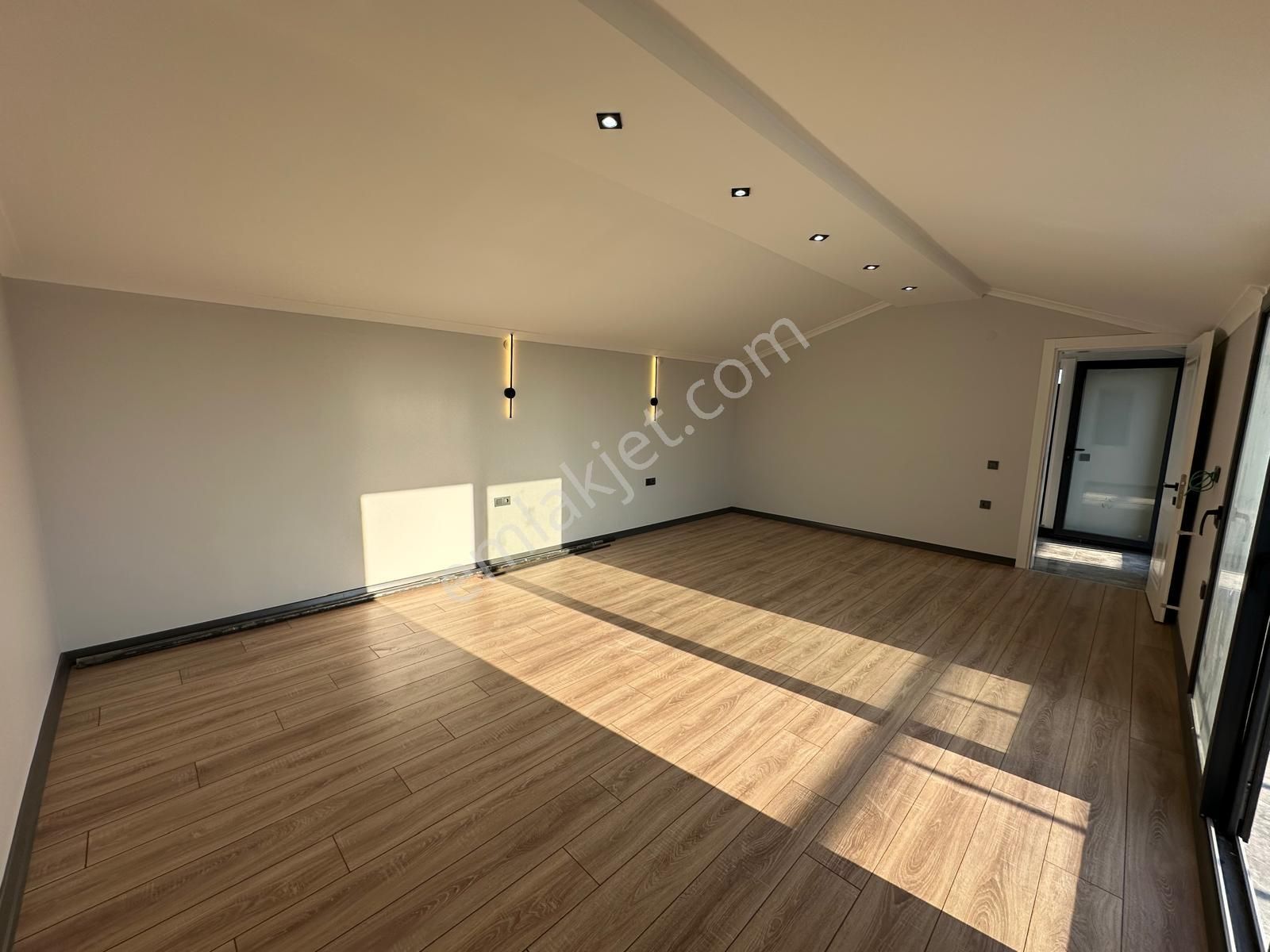 Didim Merkezde Tam Müstakil Havuzlu Villa - Görsel 26