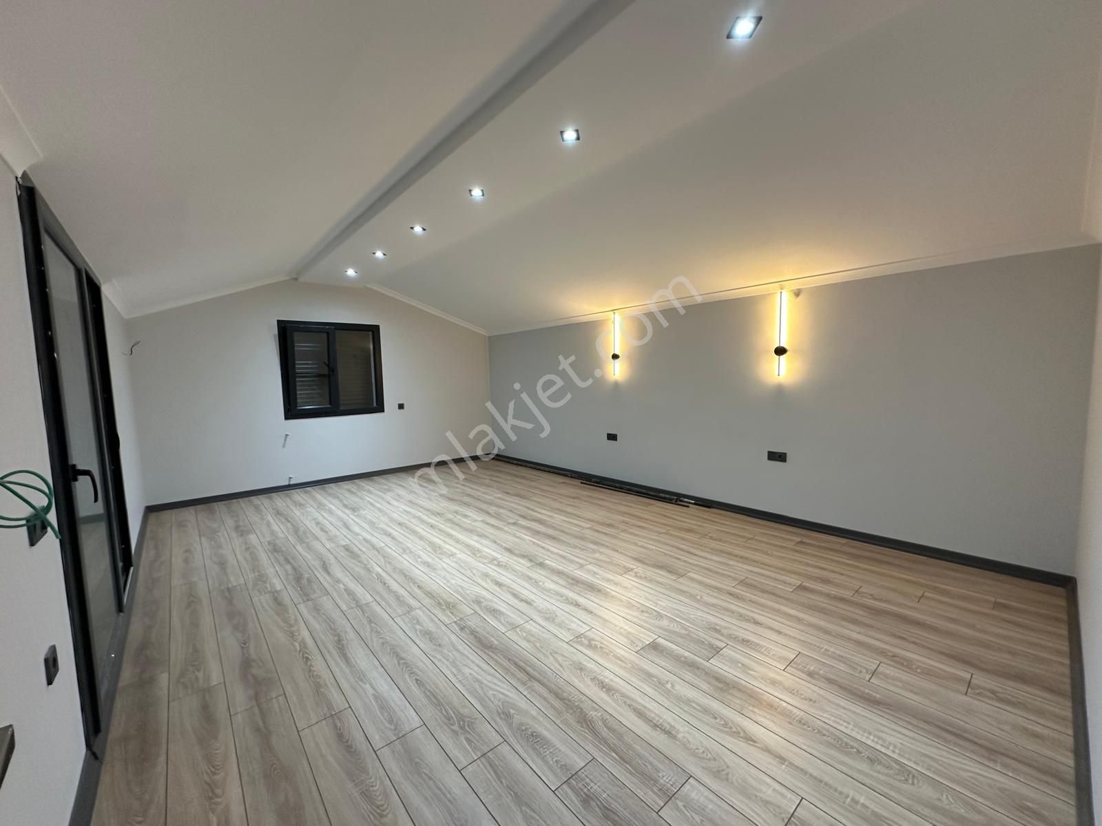 Didim Merkezde Tam Müstakil Havuzlu Villa - Görsel 18