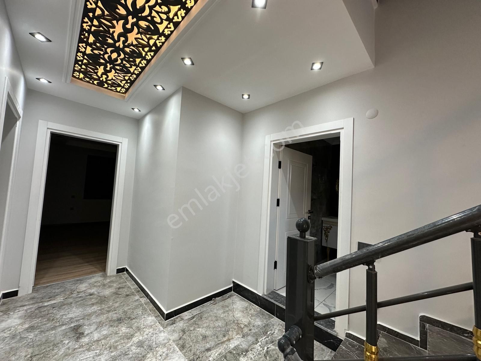 Didim Merkezde Tam Müstakil Havuzlu Villa - Görsel 13