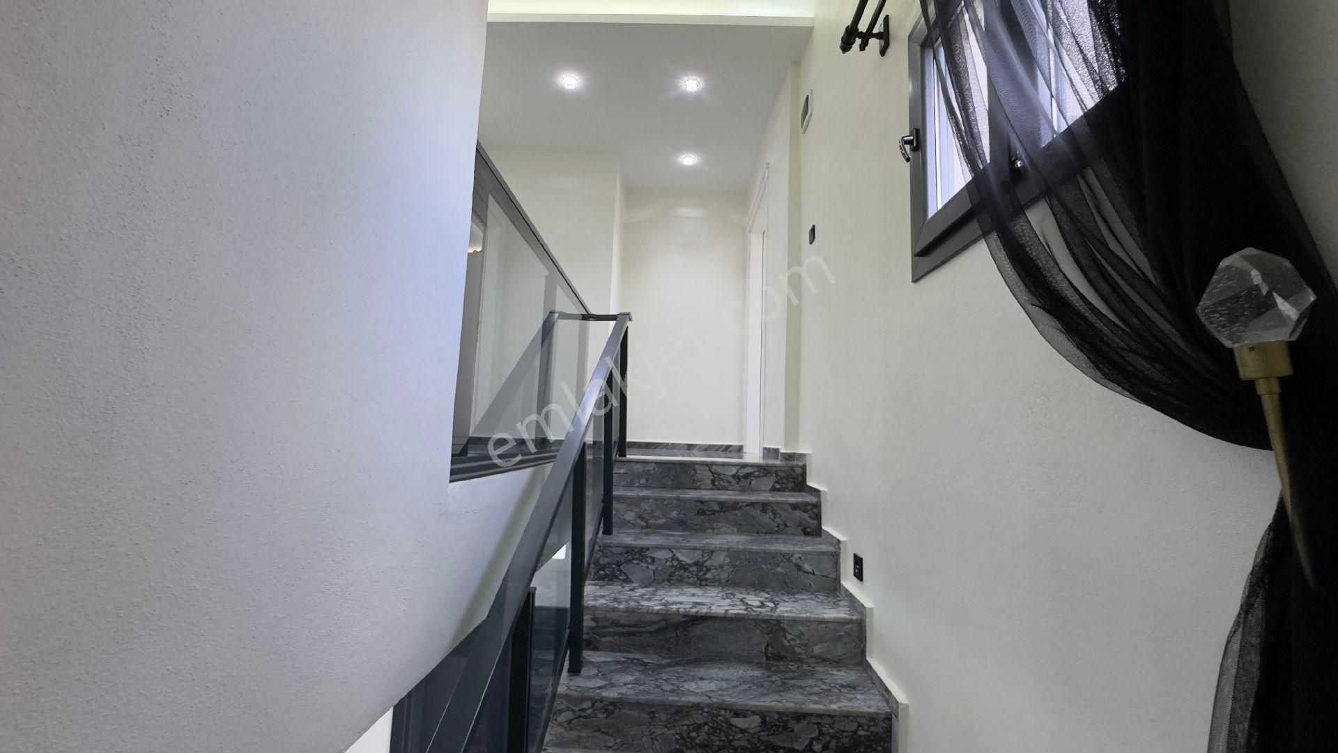 Ra Gayrimenkul Dedeler Mh.özel Tasarım Teraslı Tripleks Villa - Görsel 16