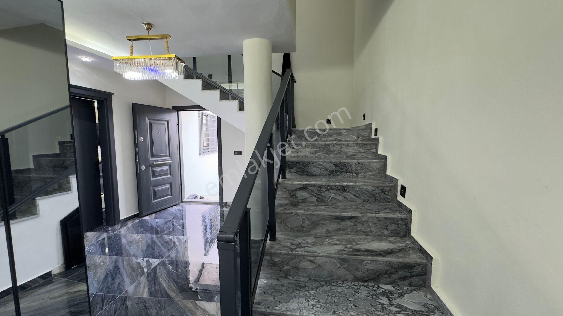 Ra Gayrimenkul Dedeler Mh.özel Tasarım Teraslı Tripleks Villa - Görsel 19