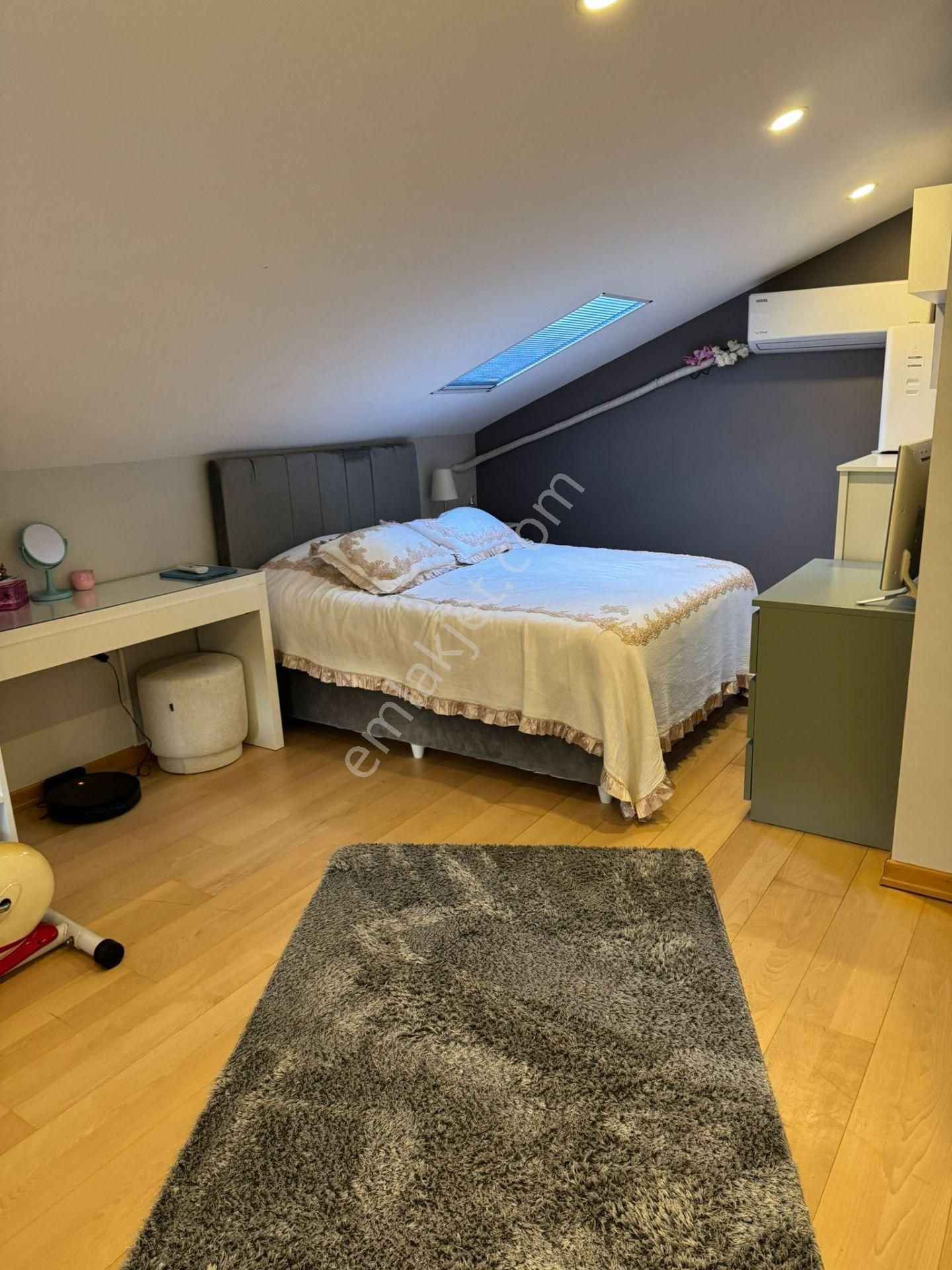 Uskumruköy Havuzlu Site İçerisinde Satılık Villa - Görsel 19