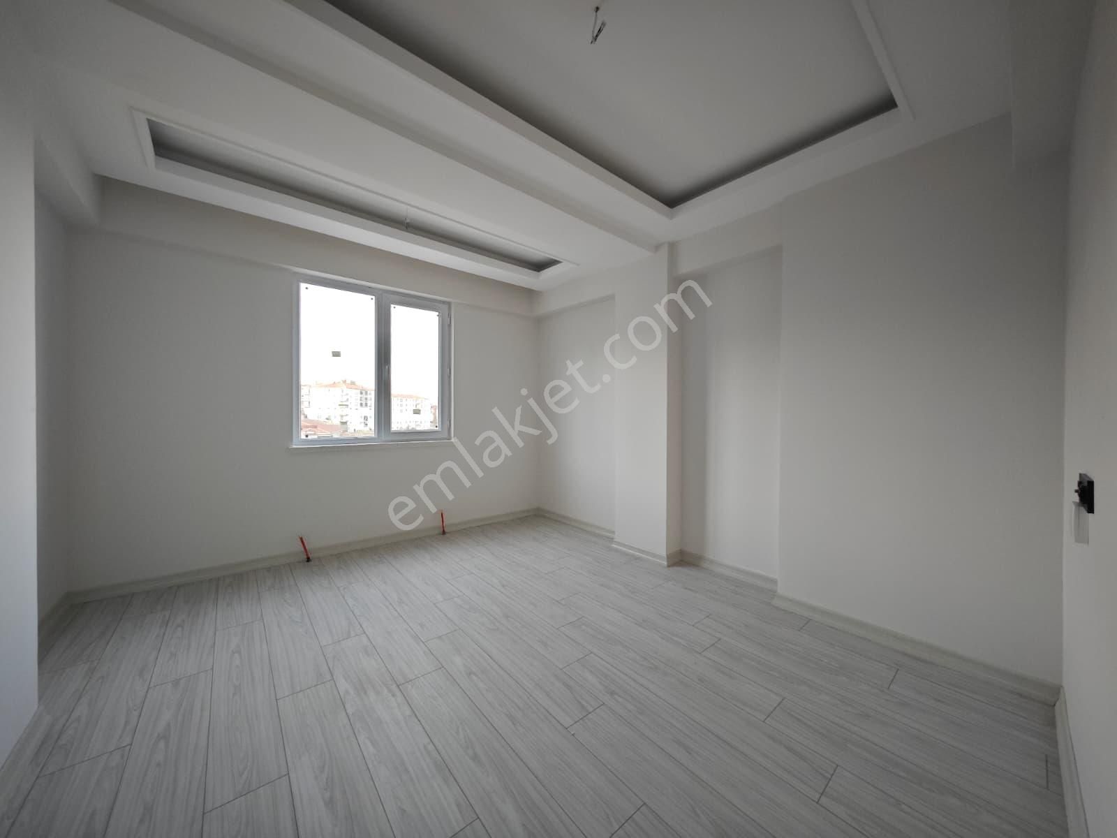 Borsa İst. Lisesi Yakınında Full Yapılı 3+1 Ara Katta Satılık Sıfır Daire !! - Görsel 13