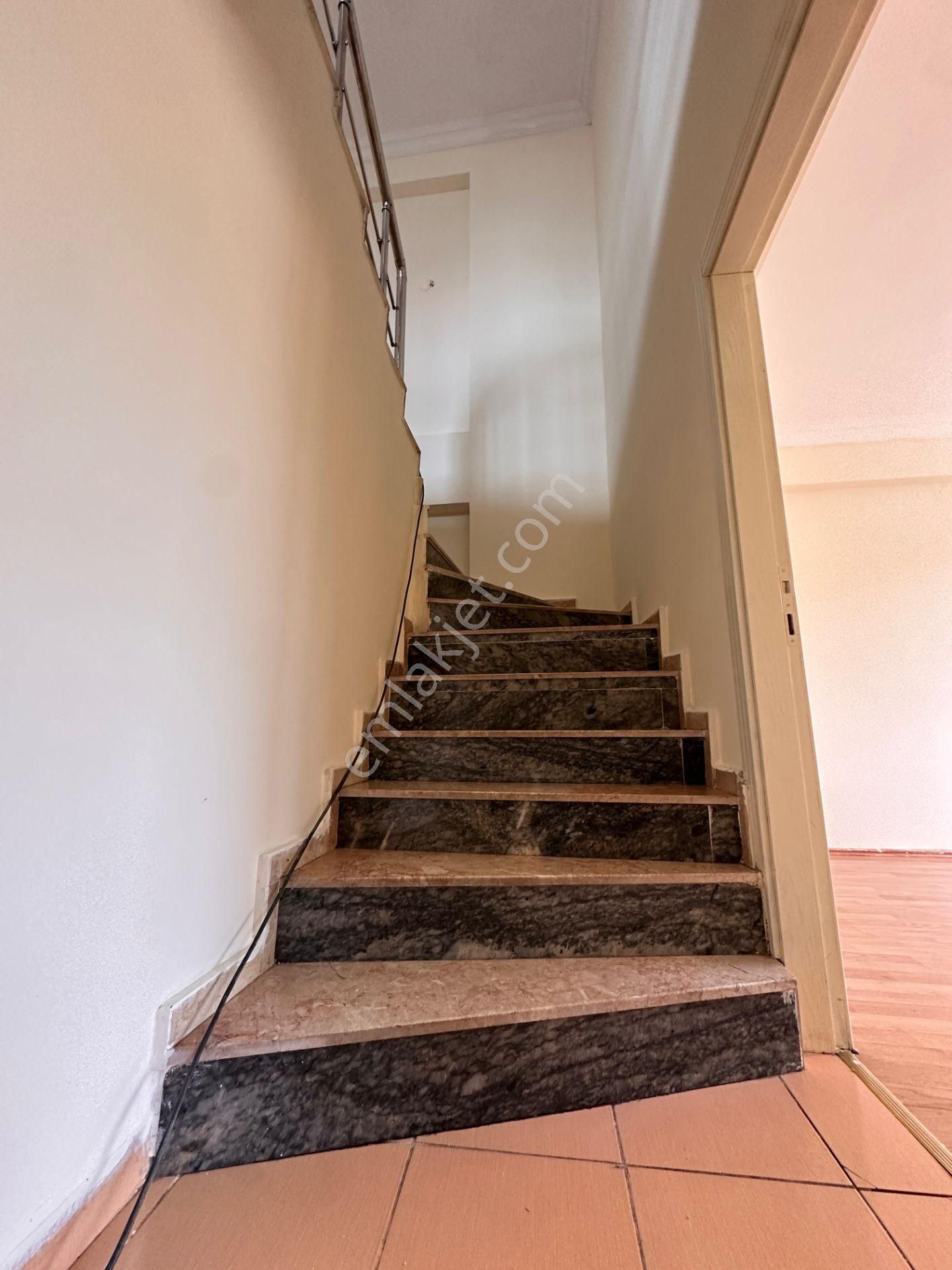 Kaçmaz Fırsat Yukarı Yahyalarda 5+1 Teraslı Dubleks Acil Satılık - Görsel 24