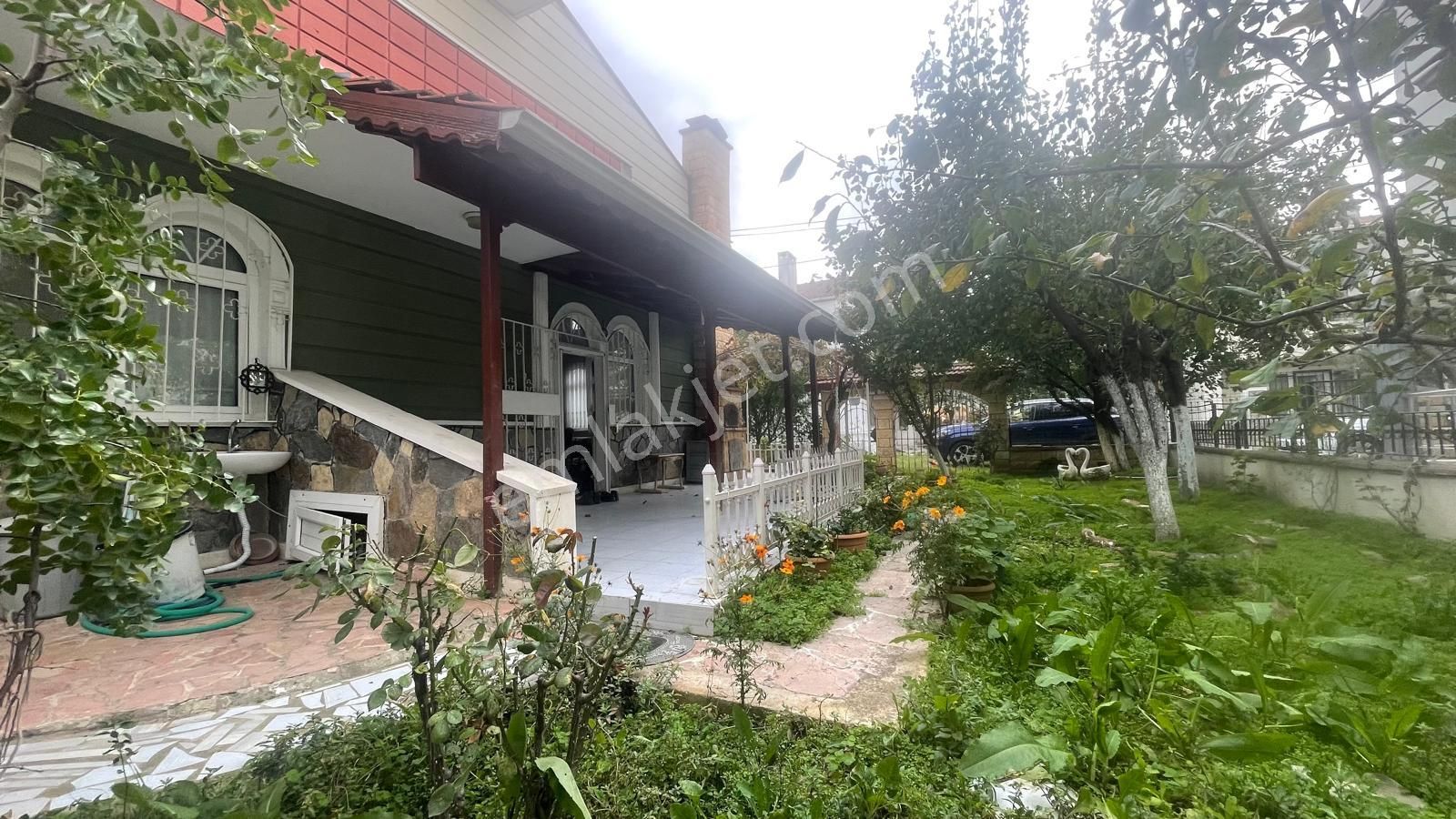 Yeniçiftlik'de Denize 250 Metre Merkezi Konu Müstakil 4+1 Villa - Görsel 23