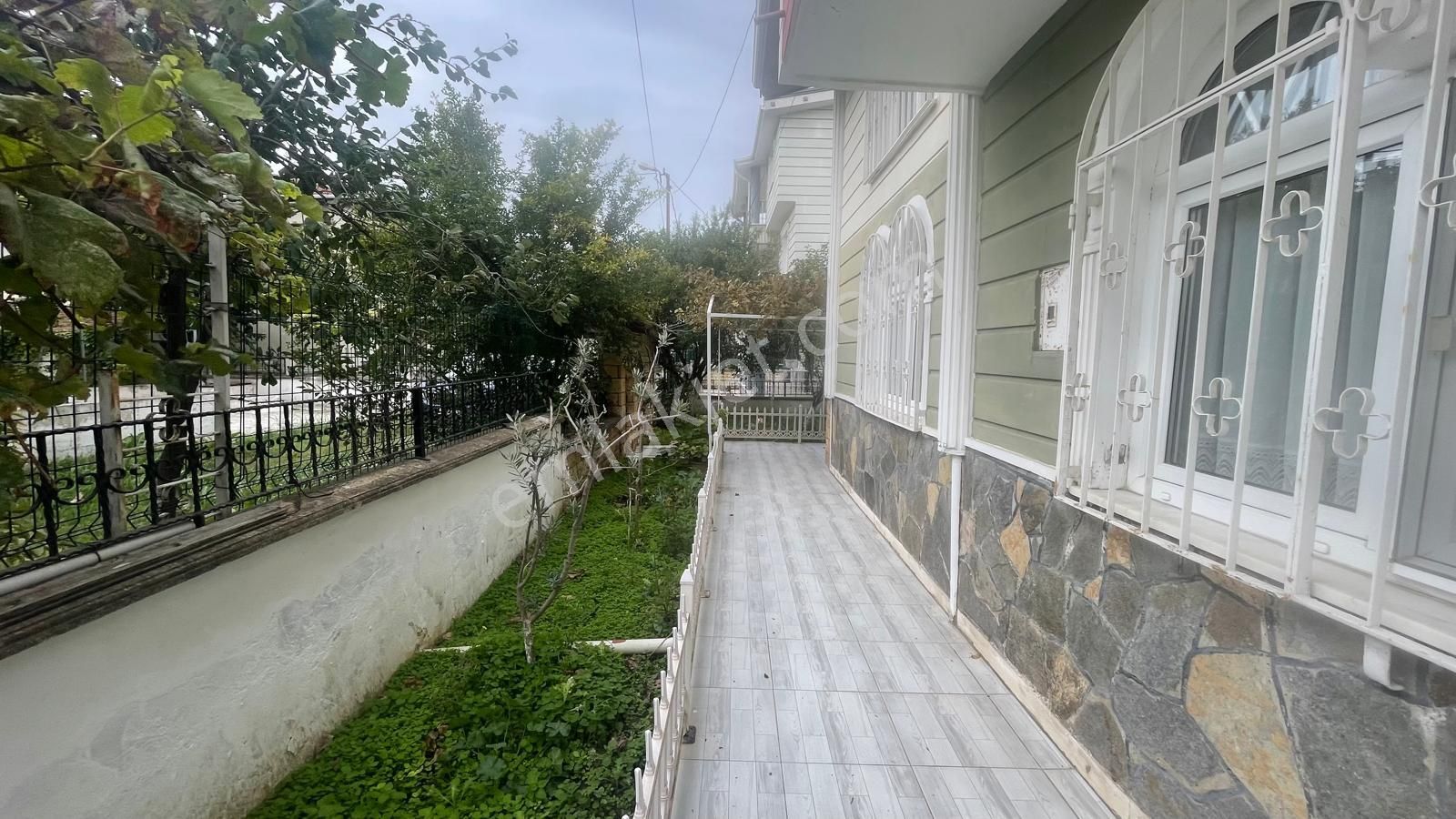 Yeniçiftlik'de Denize 250 Metre Merkezi Konu Müstakil 4+1 Villa - Görsel 26