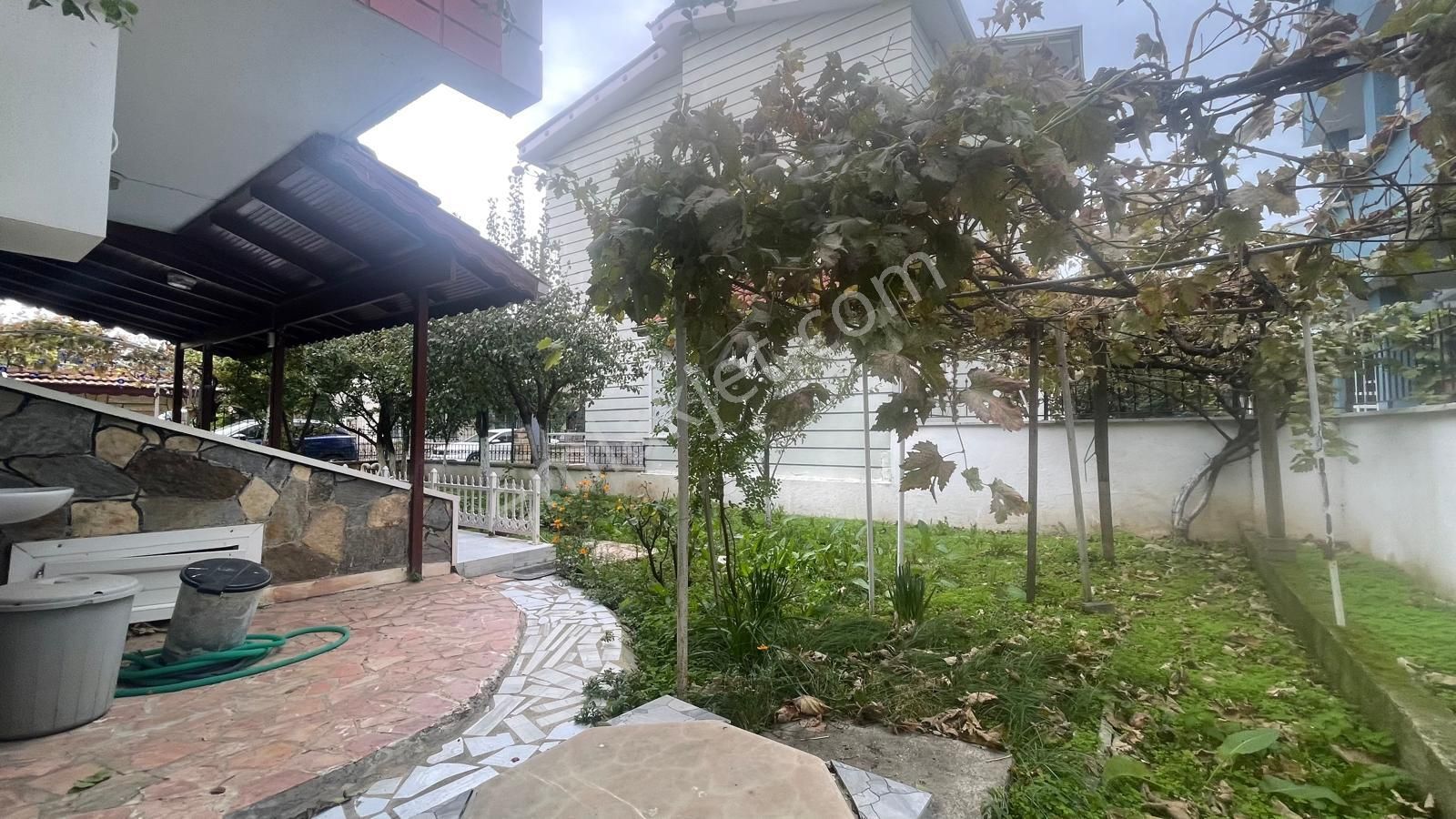 Yeniçiftlik'de Denize 250 Metre Merkezi Konu Müstakil 4+1 Villa - Görsel 21