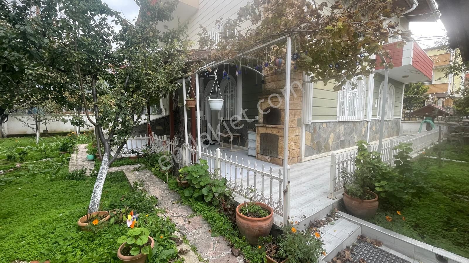 Yeniçiftlik'de Denize 250 Metre Merkezi Konu Müstakil 4+1 Villa - Görsel 28