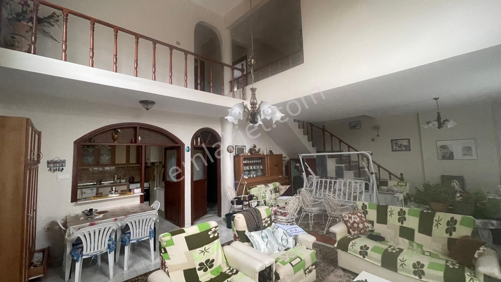 Yeniçiftlik'de Denize 250 Metre Merkezi Konu Müstakil 4+1 Villa - Görsel 33