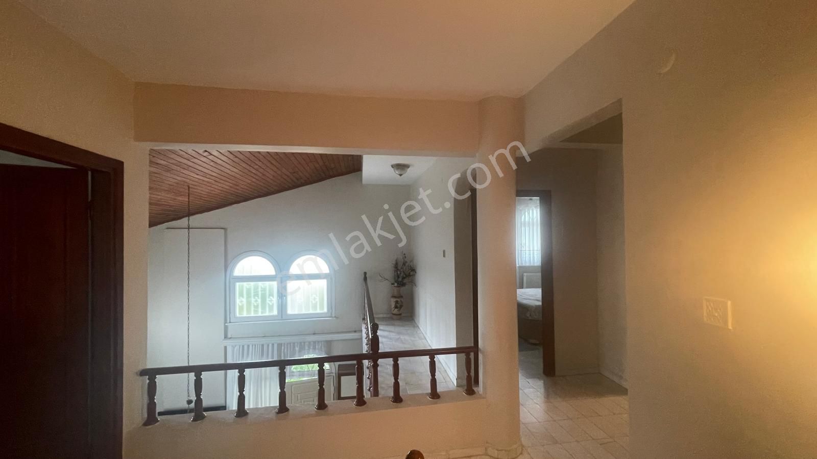 Yeniçiftlik'de Denize 250 Metre Merkezi Konu Müstakil 4+1 Villa - Görsel 14