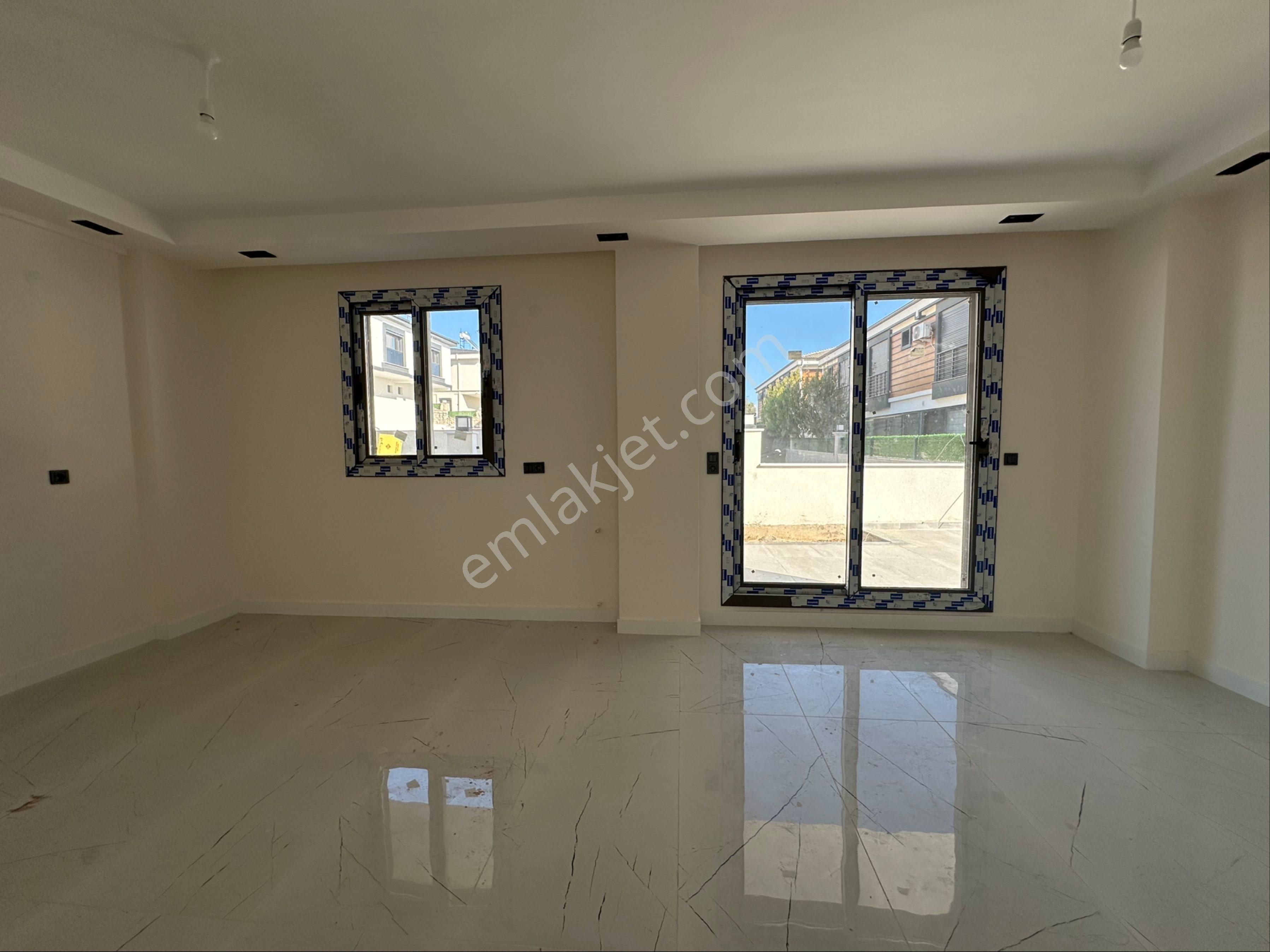 Didimde 3+1 Havuzlu Sıfır Villa - Görsel 12