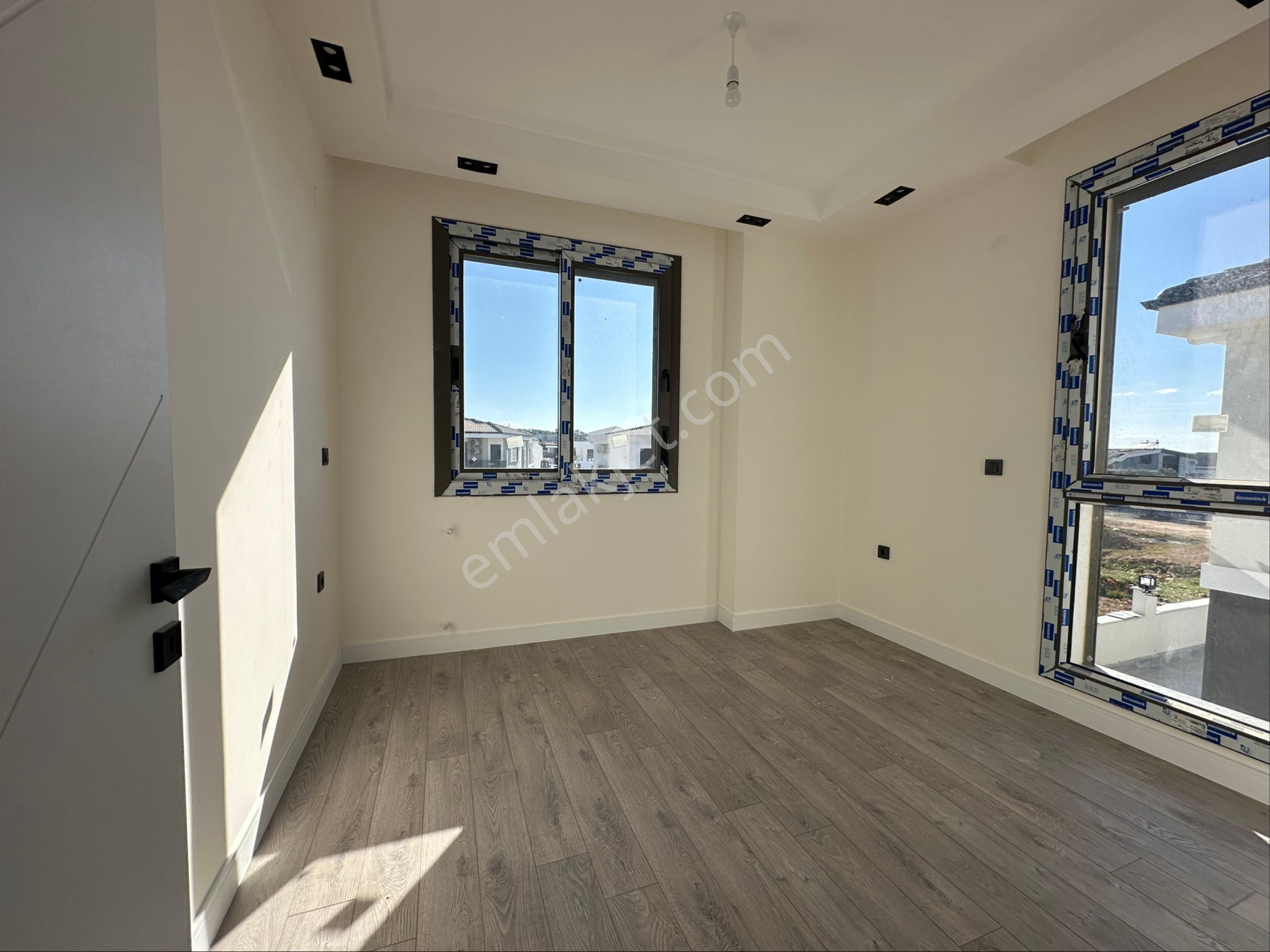 Didimde 3+1 Havuzlu Sıfır Villa - Görsel 16