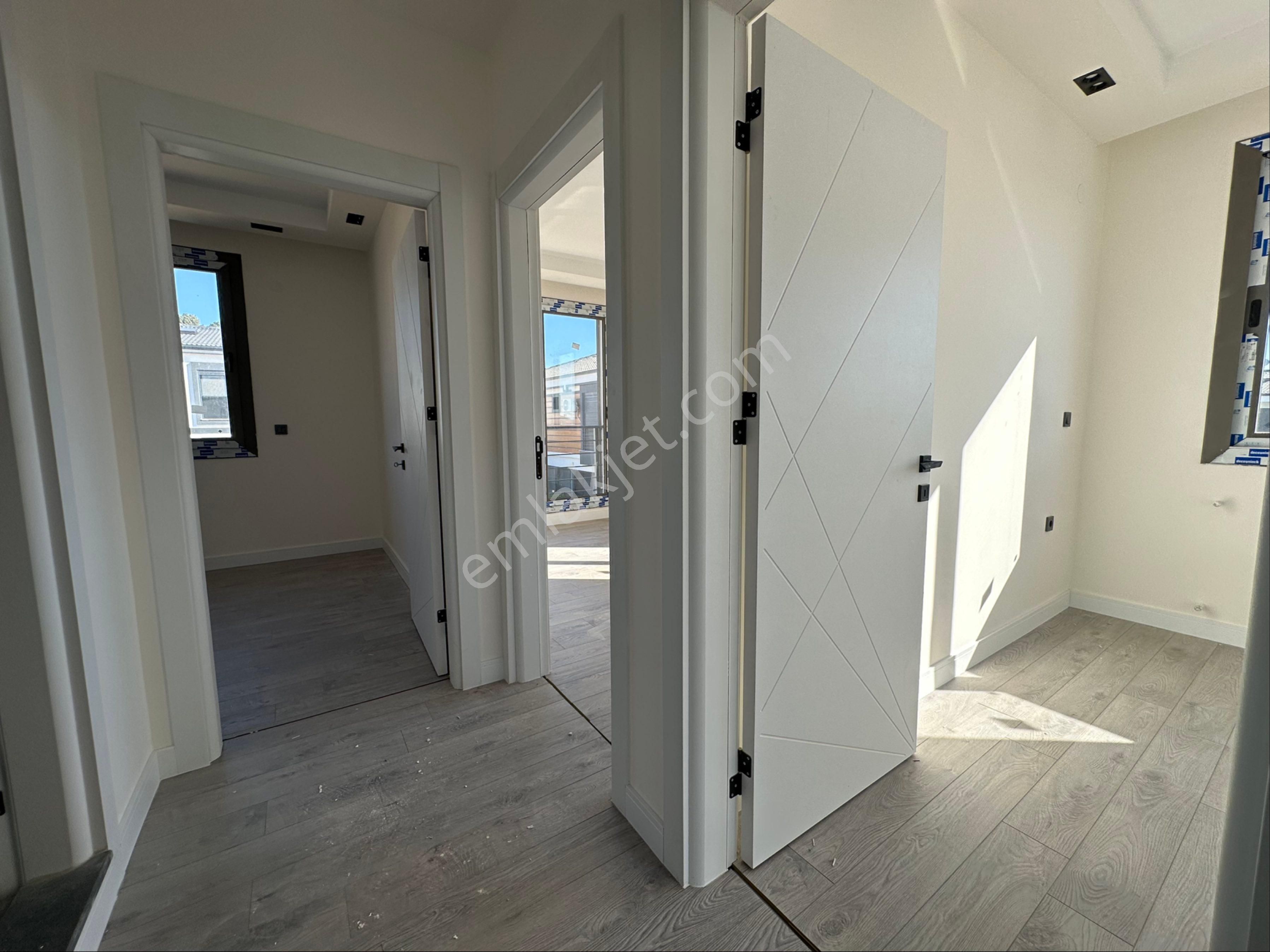 Didimde 3+1 Havuzlu Sıfır Villa - Görsel 15