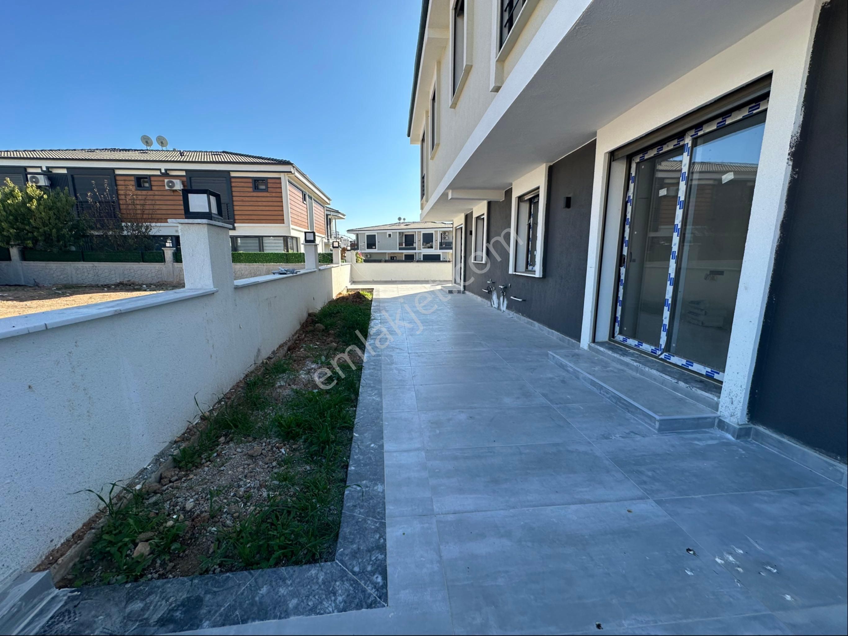 Didimde 3+1 Havuzlu Sıfır Villa - Görsel 3