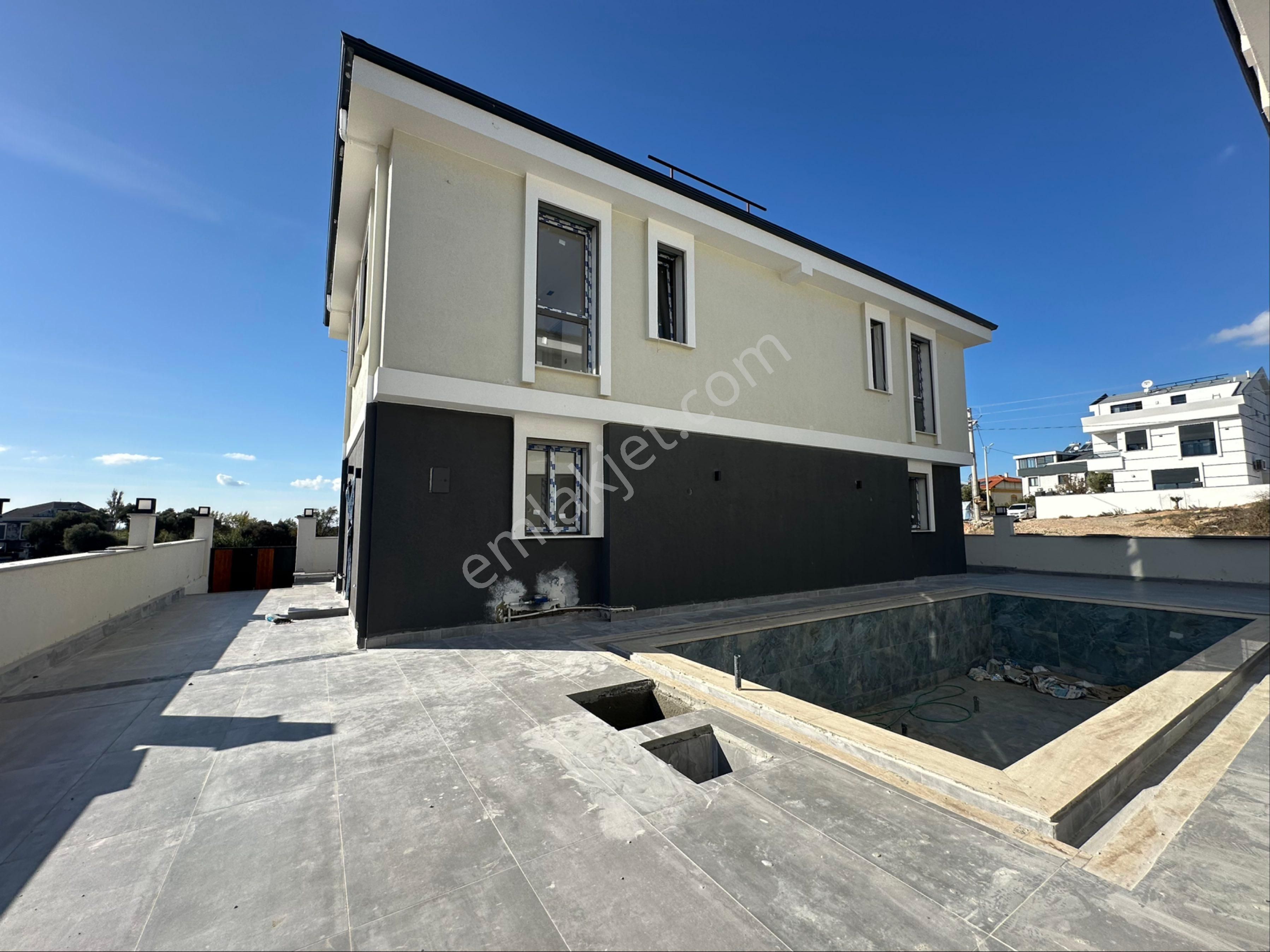 Didimde 3+1 Havuzlu Sıfır Villa - Görsel 29