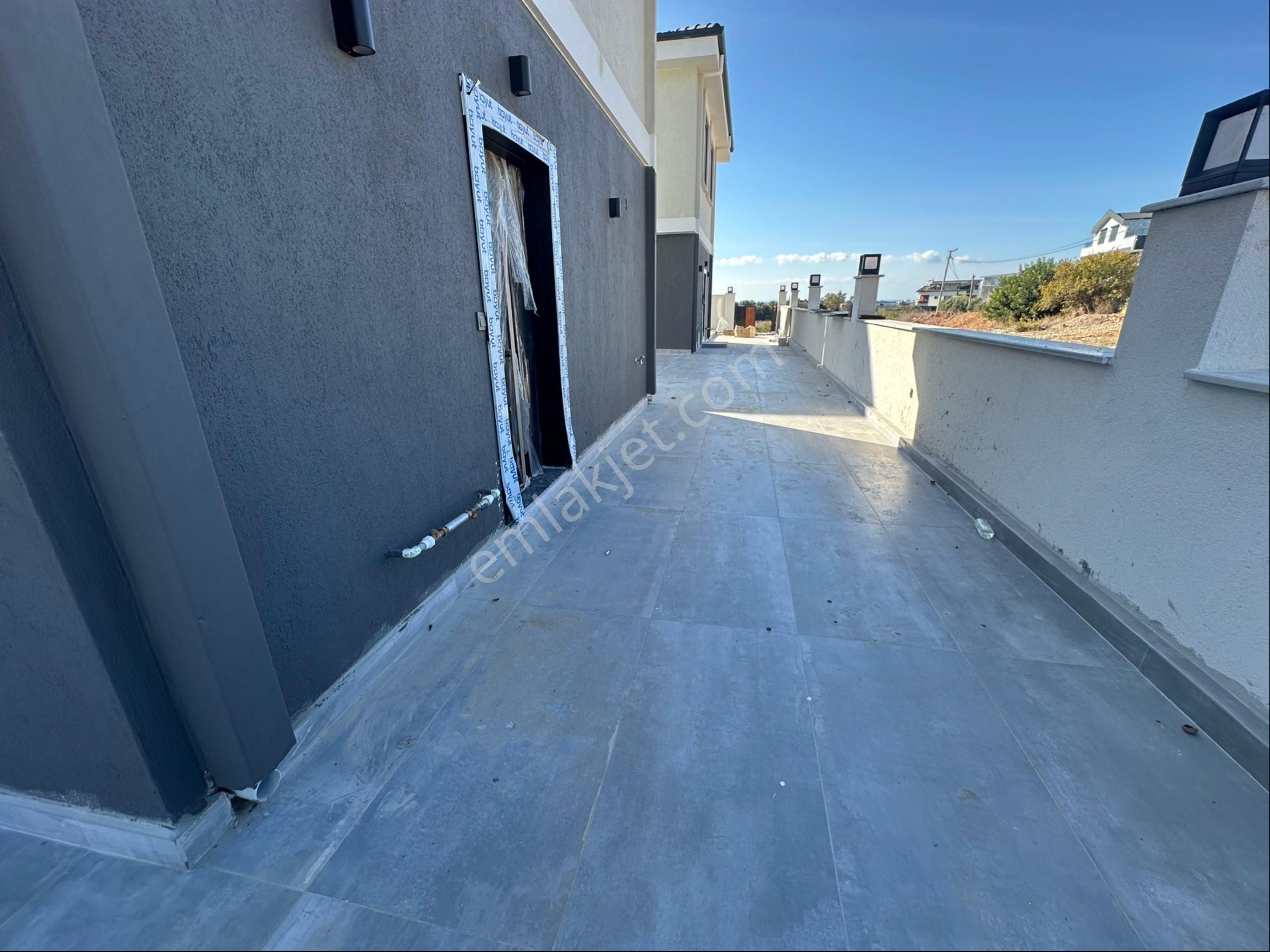 Didimde 3+1 Havuzlu Sıfır Villa - Görsel 4