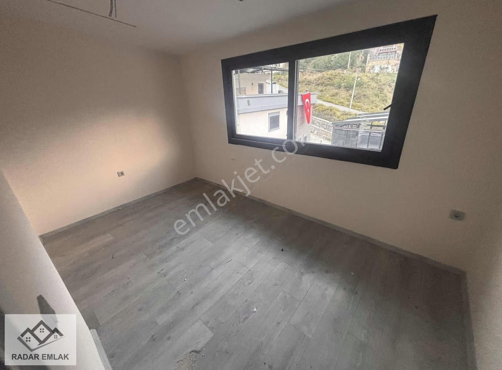 Balçova Çetinemeç'te Sıfır Deniz Ve Doğa Manzaralı Villa - Görsel 25